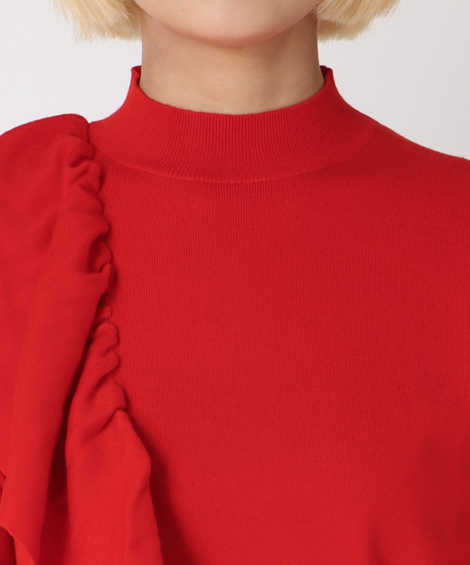 ショルダーラッフルプルオーバー