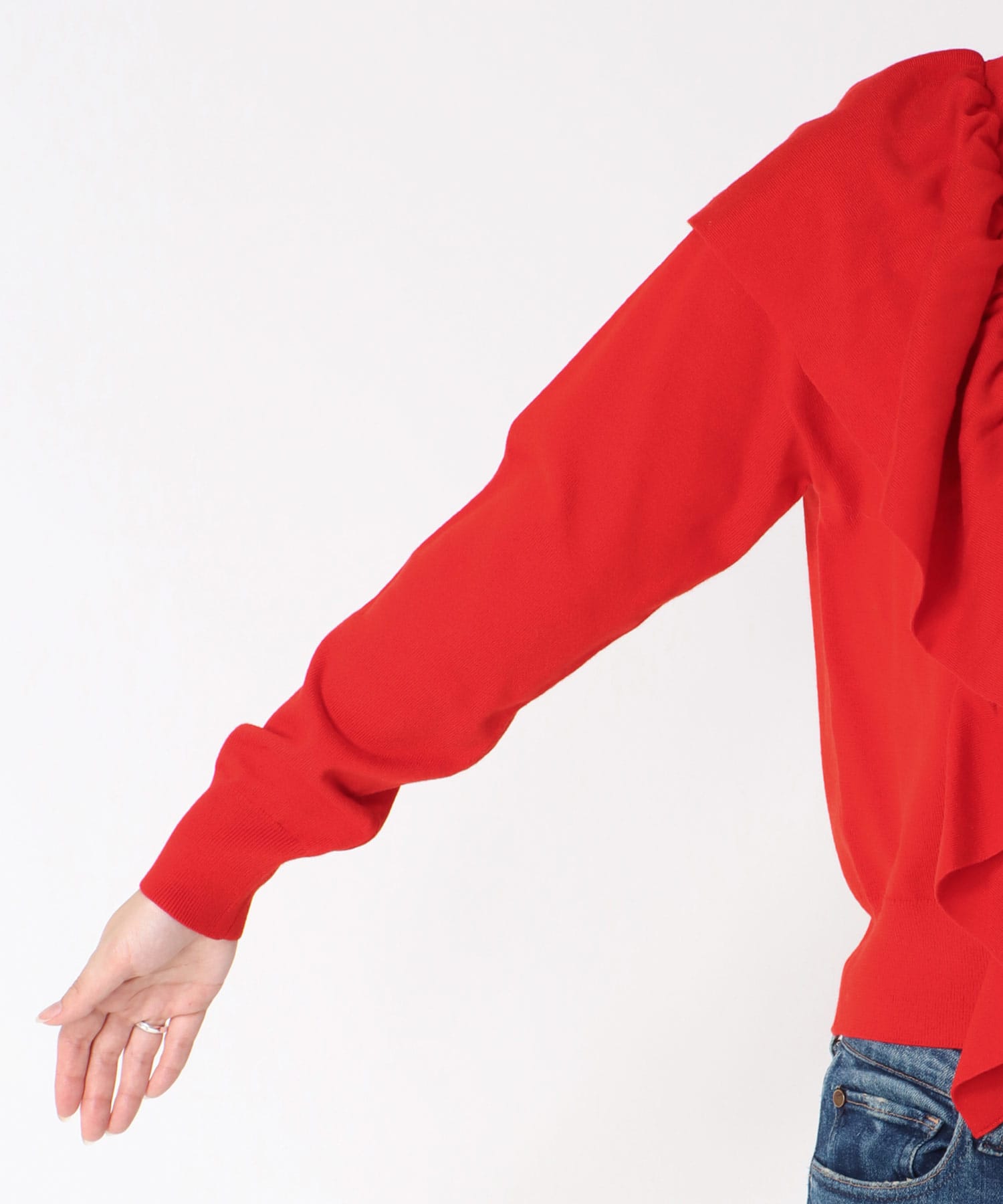 ショルダーラッフルプルオーバー