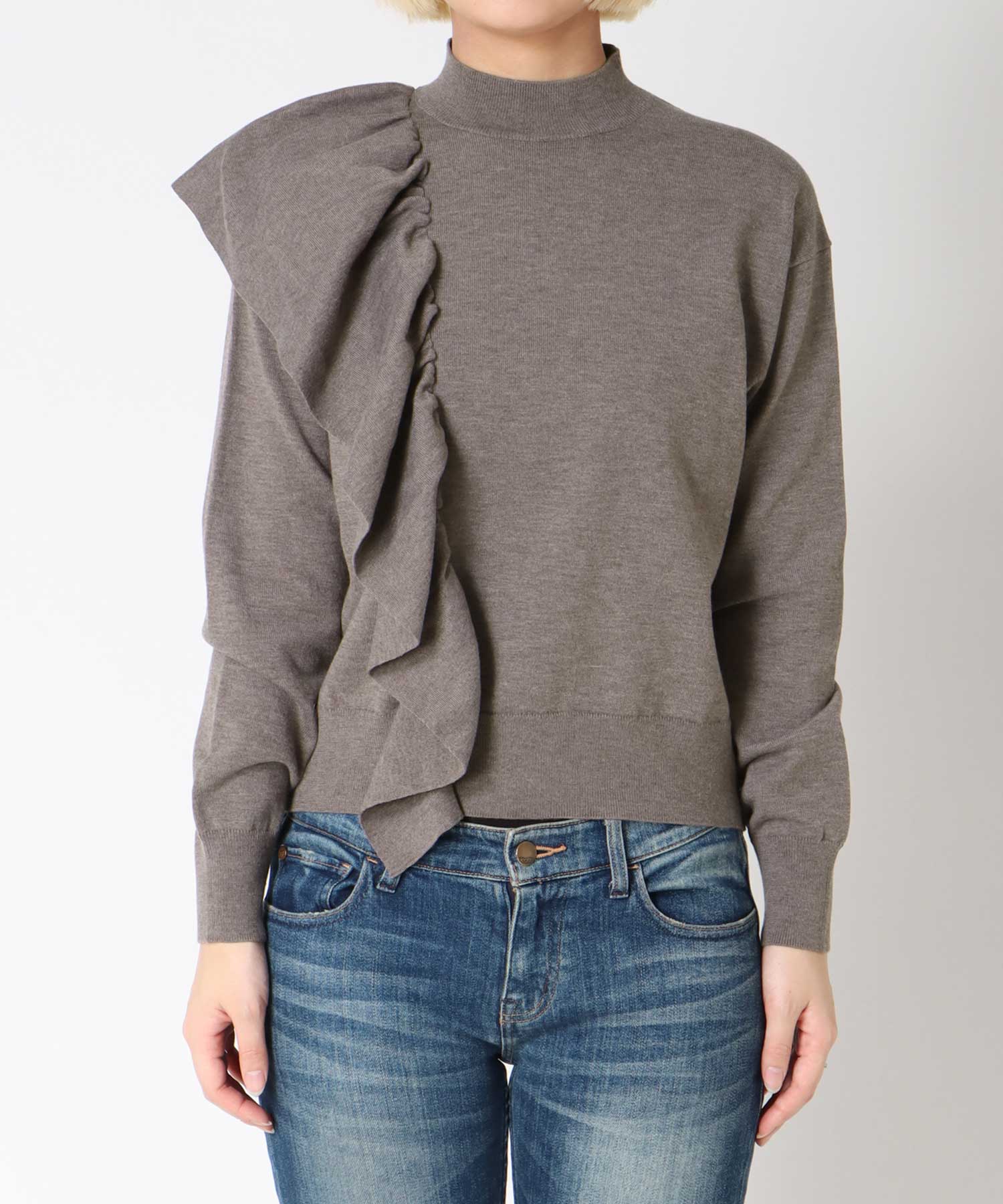 ショルダーラッフルプルオーバー