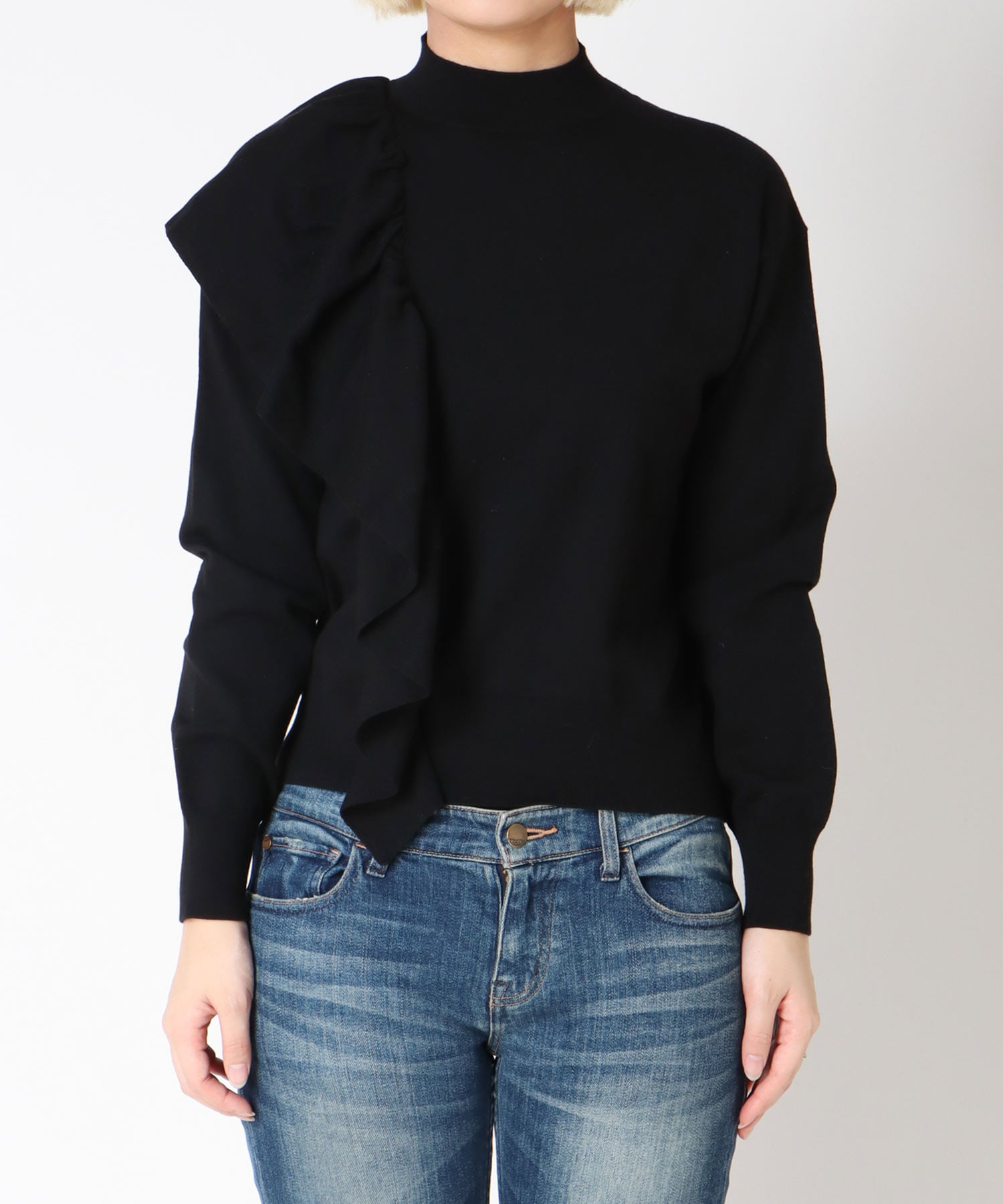 ショルダーラッフルプルオーバー