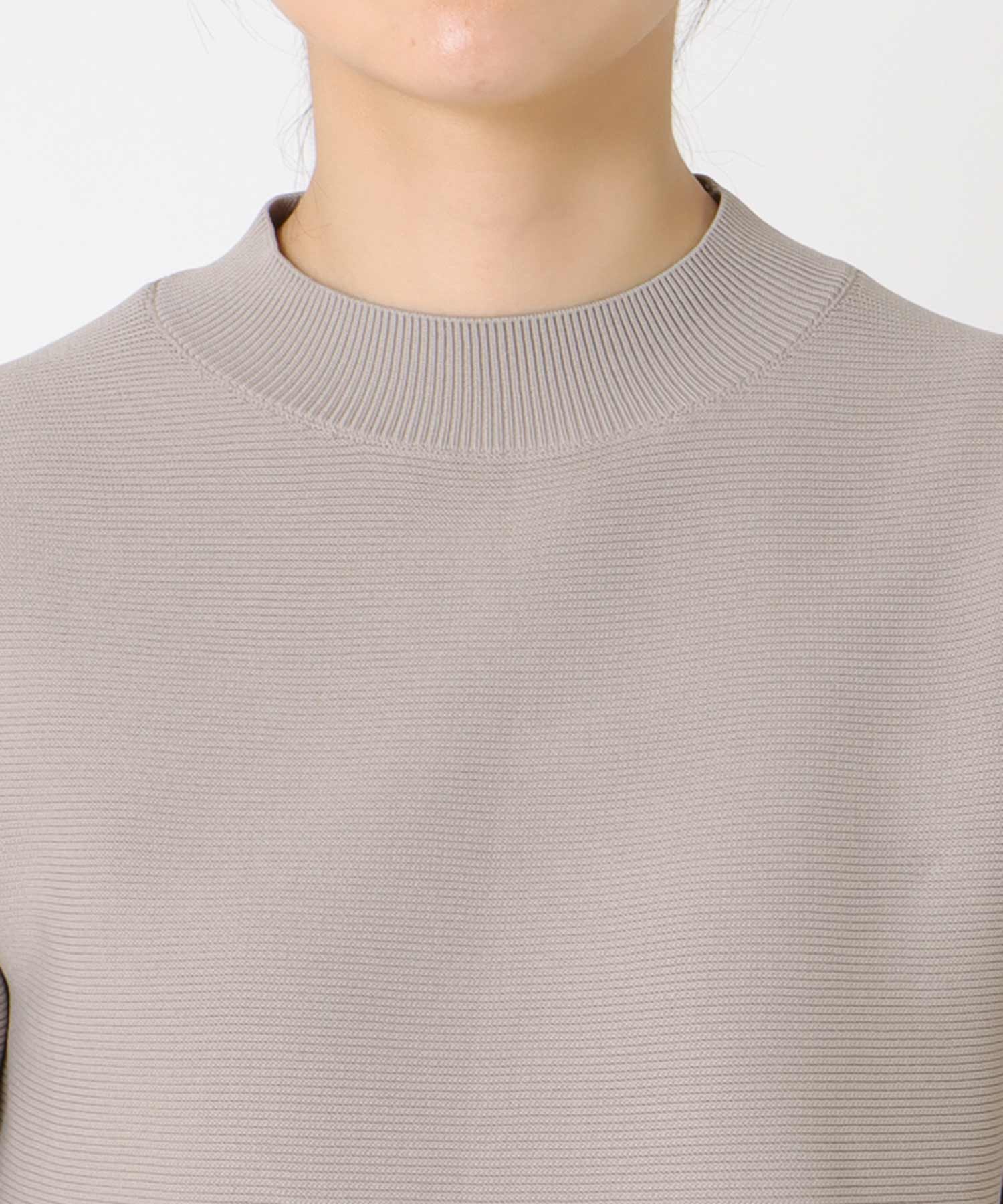 ヘムフレアーハイネックニット