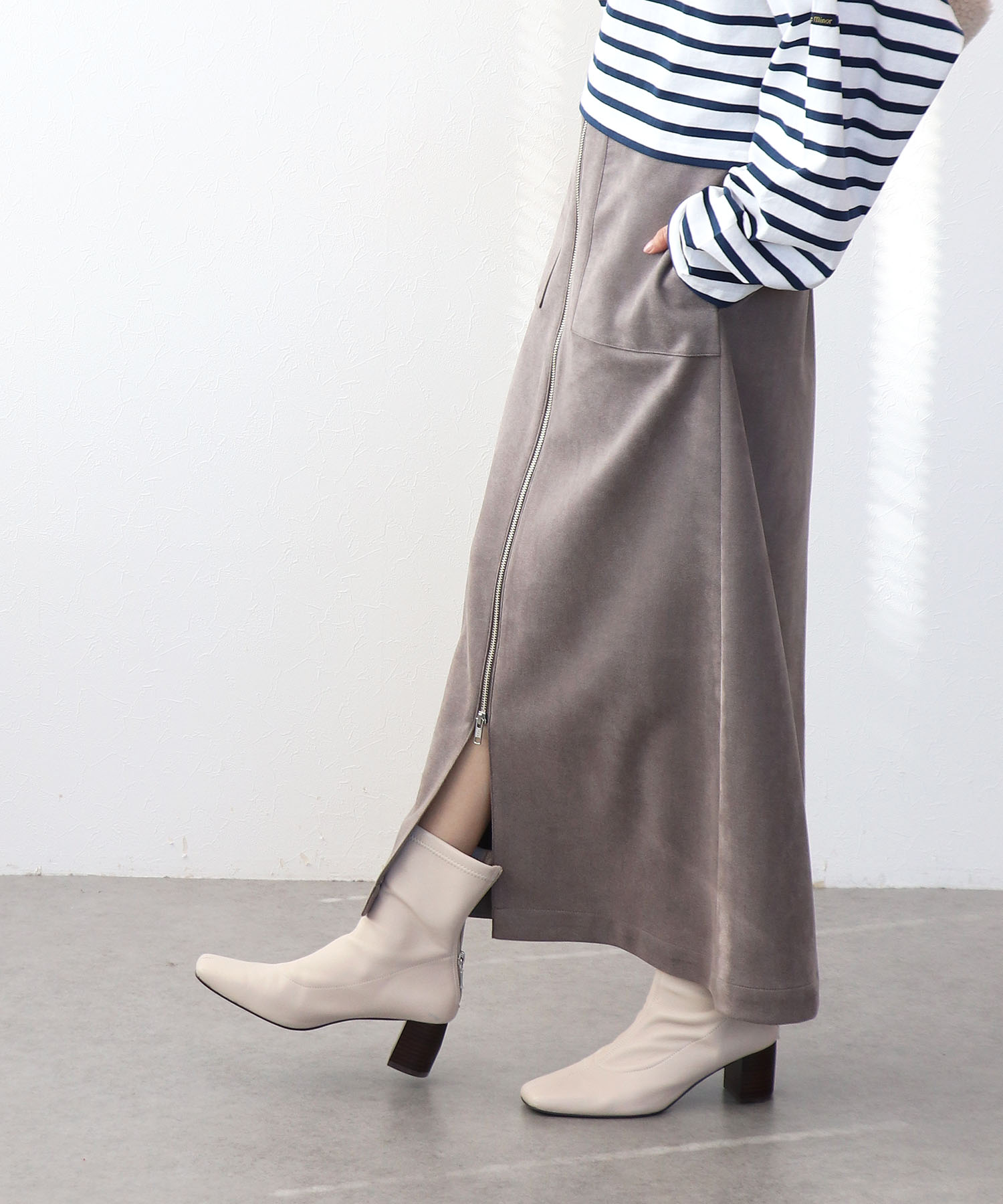 ストレッチスエード フロントZIPスカート