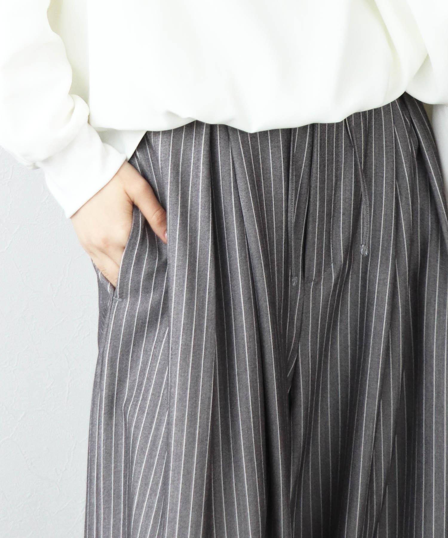 ストライプコクーンワイドパンツ