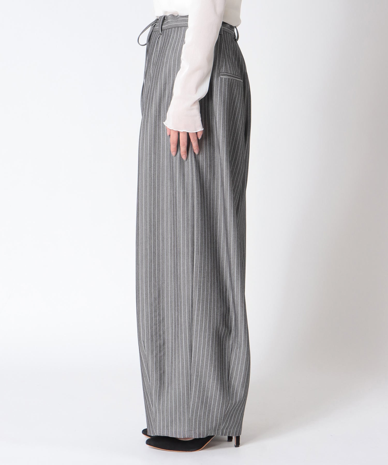 ストライプコクーンワイドパンツ