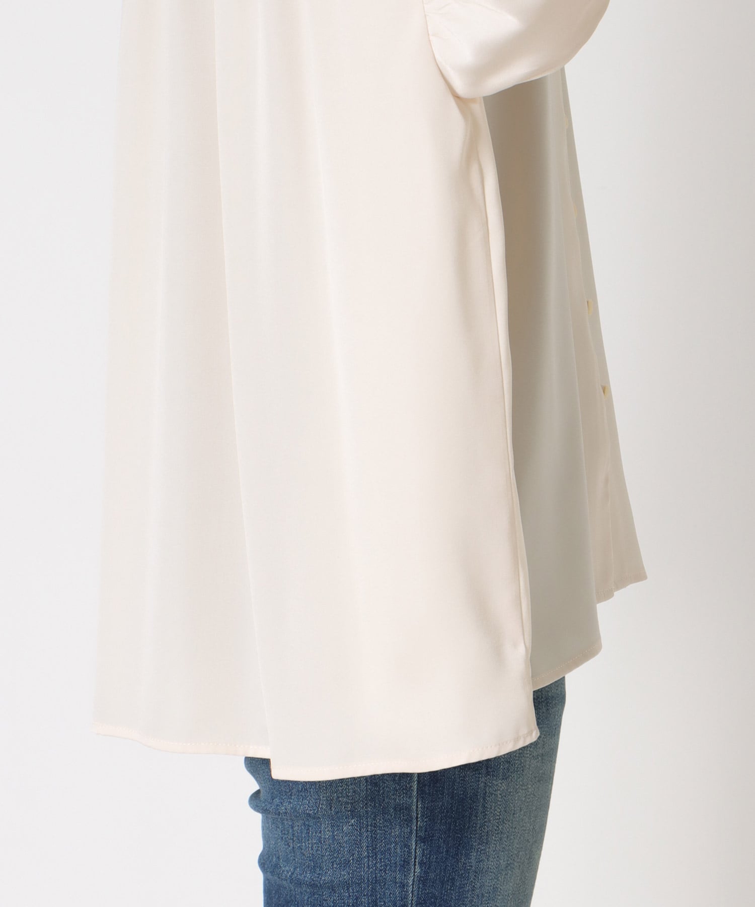 サテンギャザーブラウス