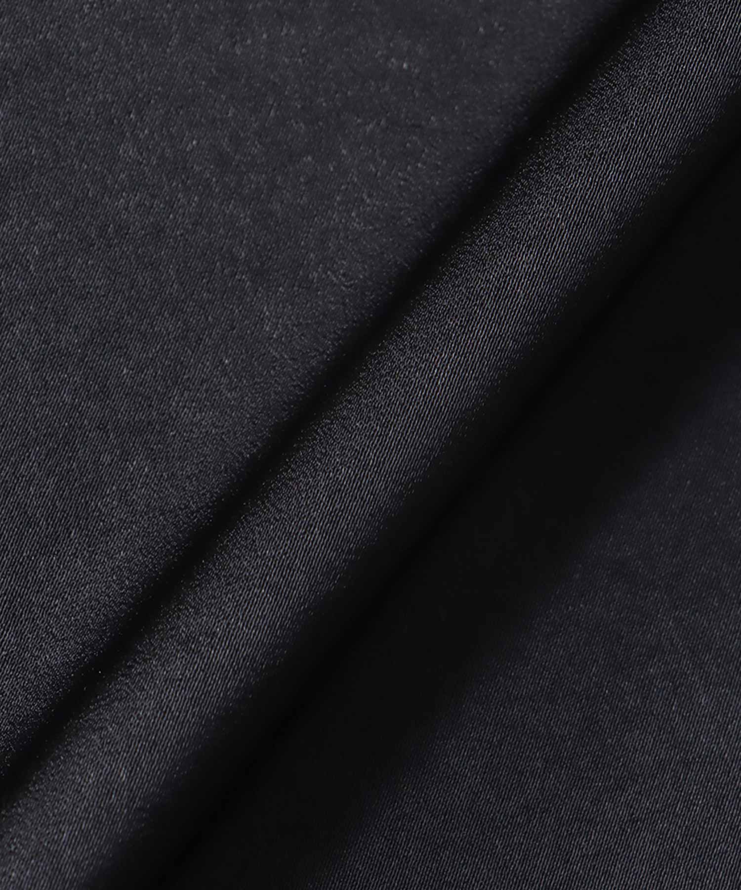 サテンギャザーブラウス