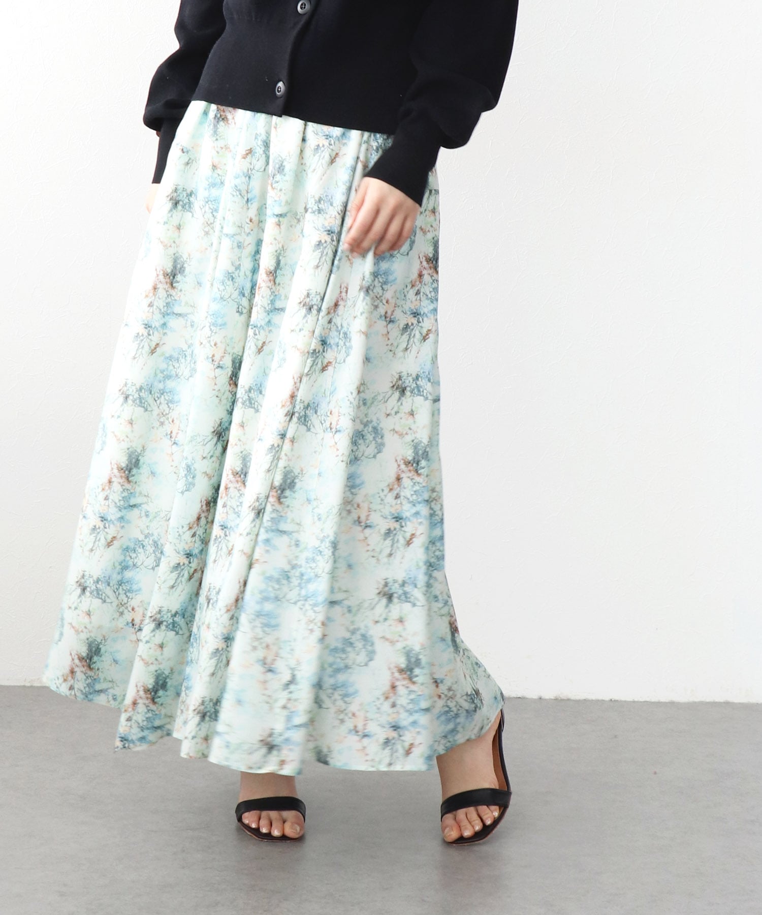 フラワープリントヘムスカート