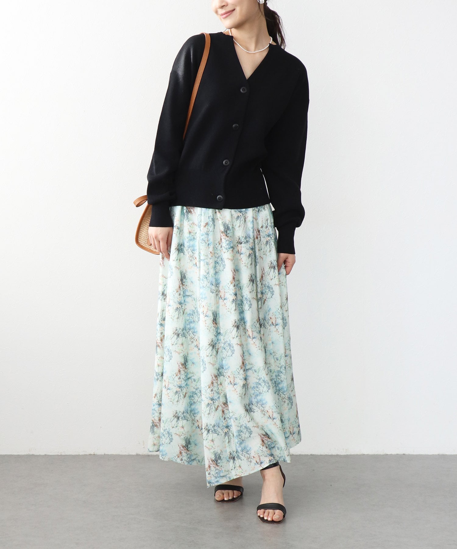 フラワープリントヘムスカート