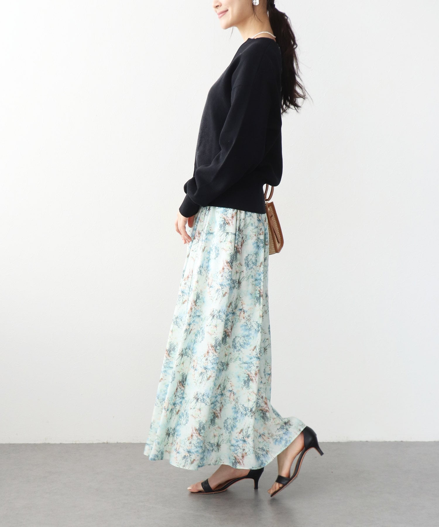 フラワープリントヘムスカート