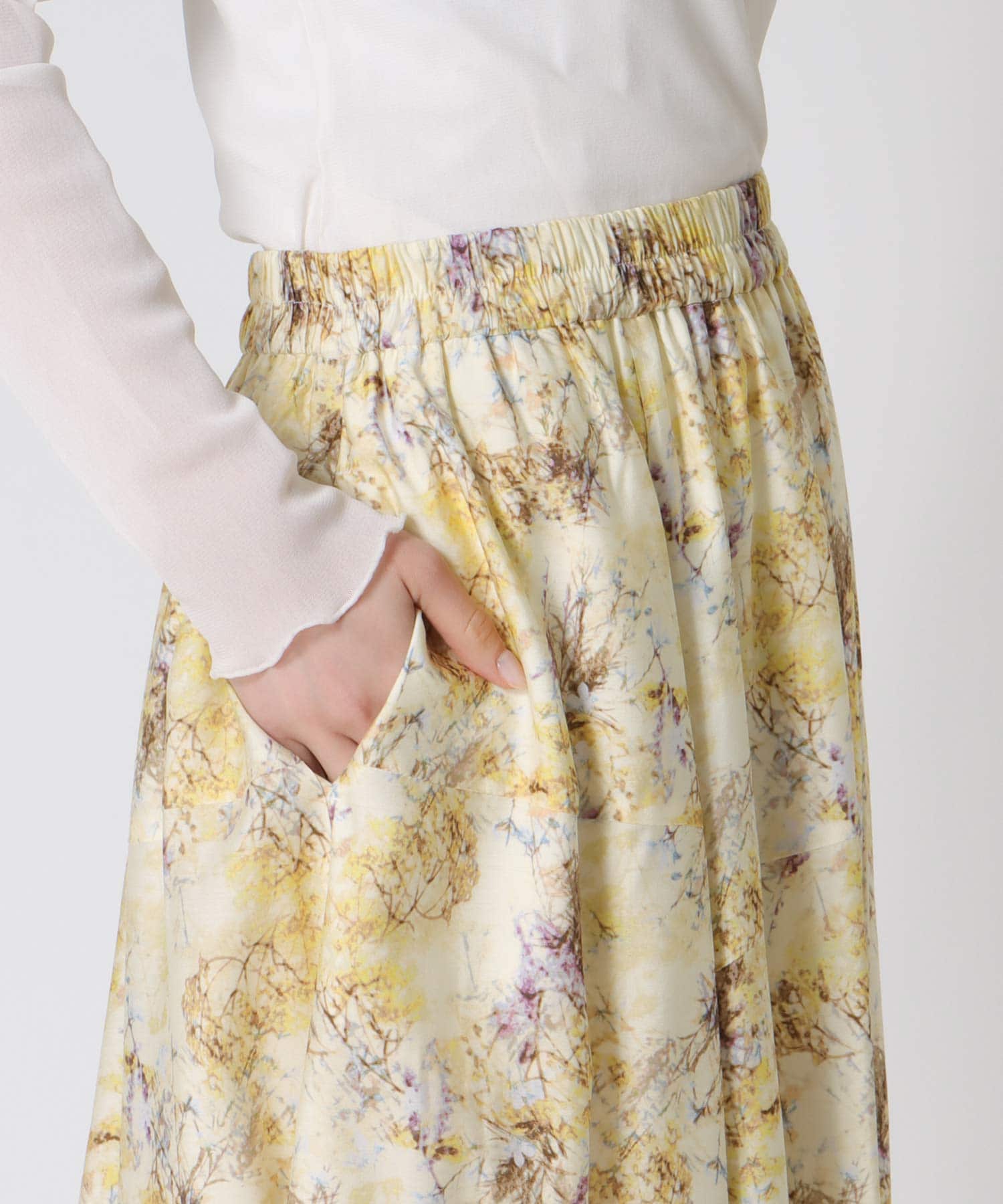 フラワープリントヘムスカート