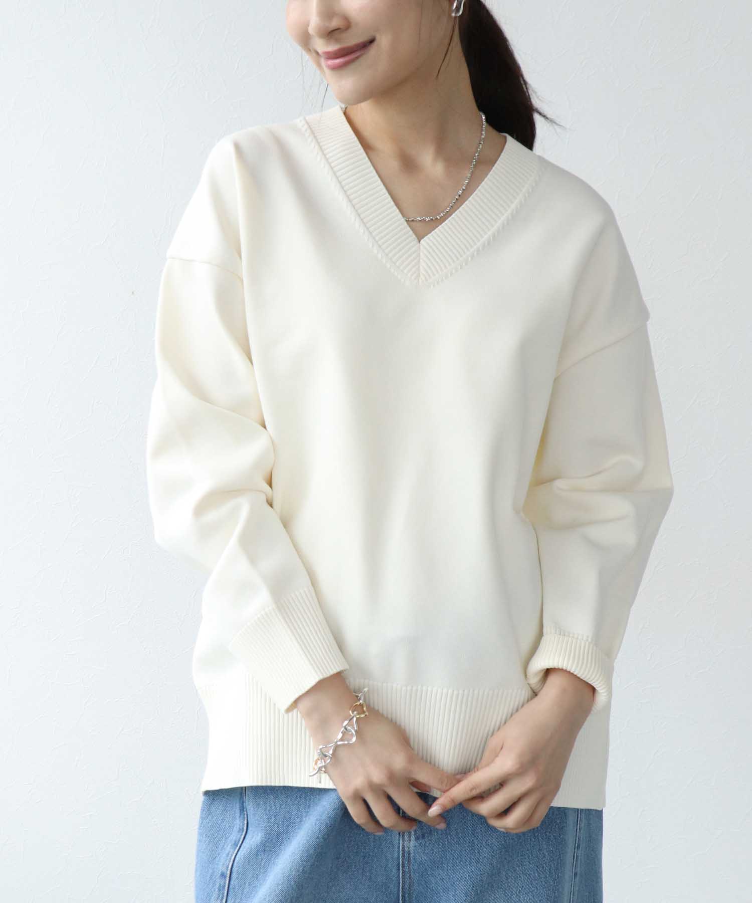 ベーシック美Vネックニット