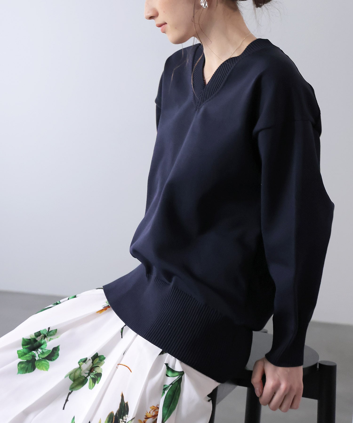 ベーシック美Vネックニット