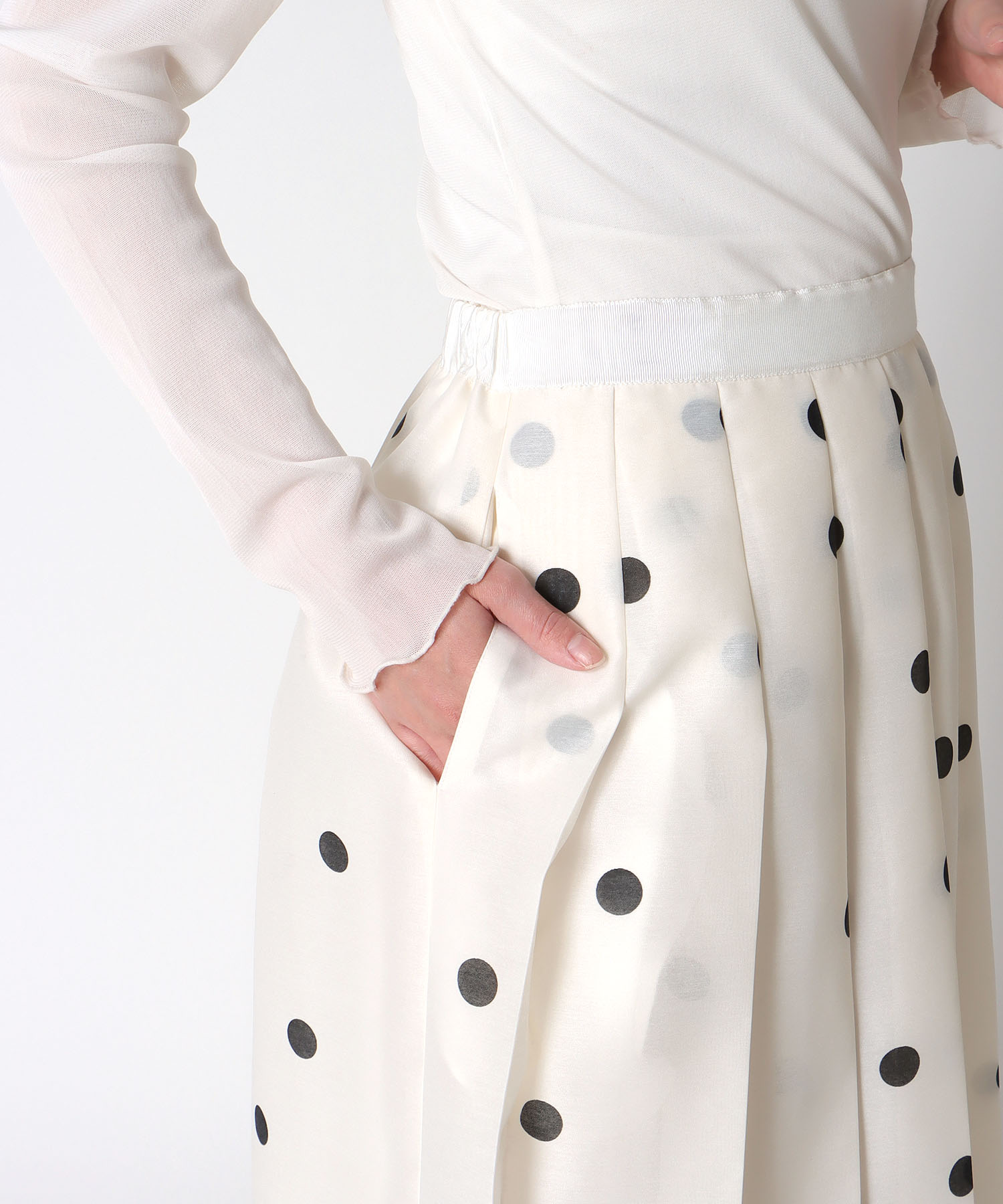 ドット柄プリーツスカート