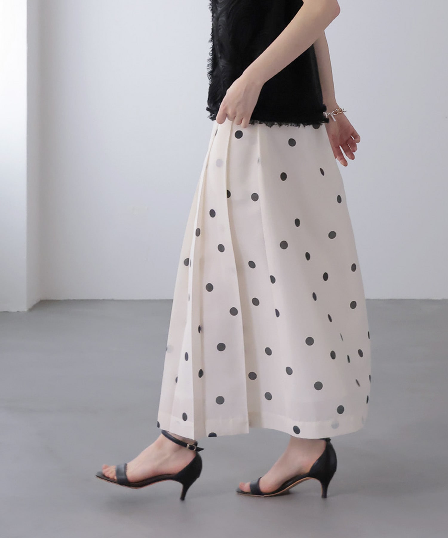 ドット柄プリーツスカート