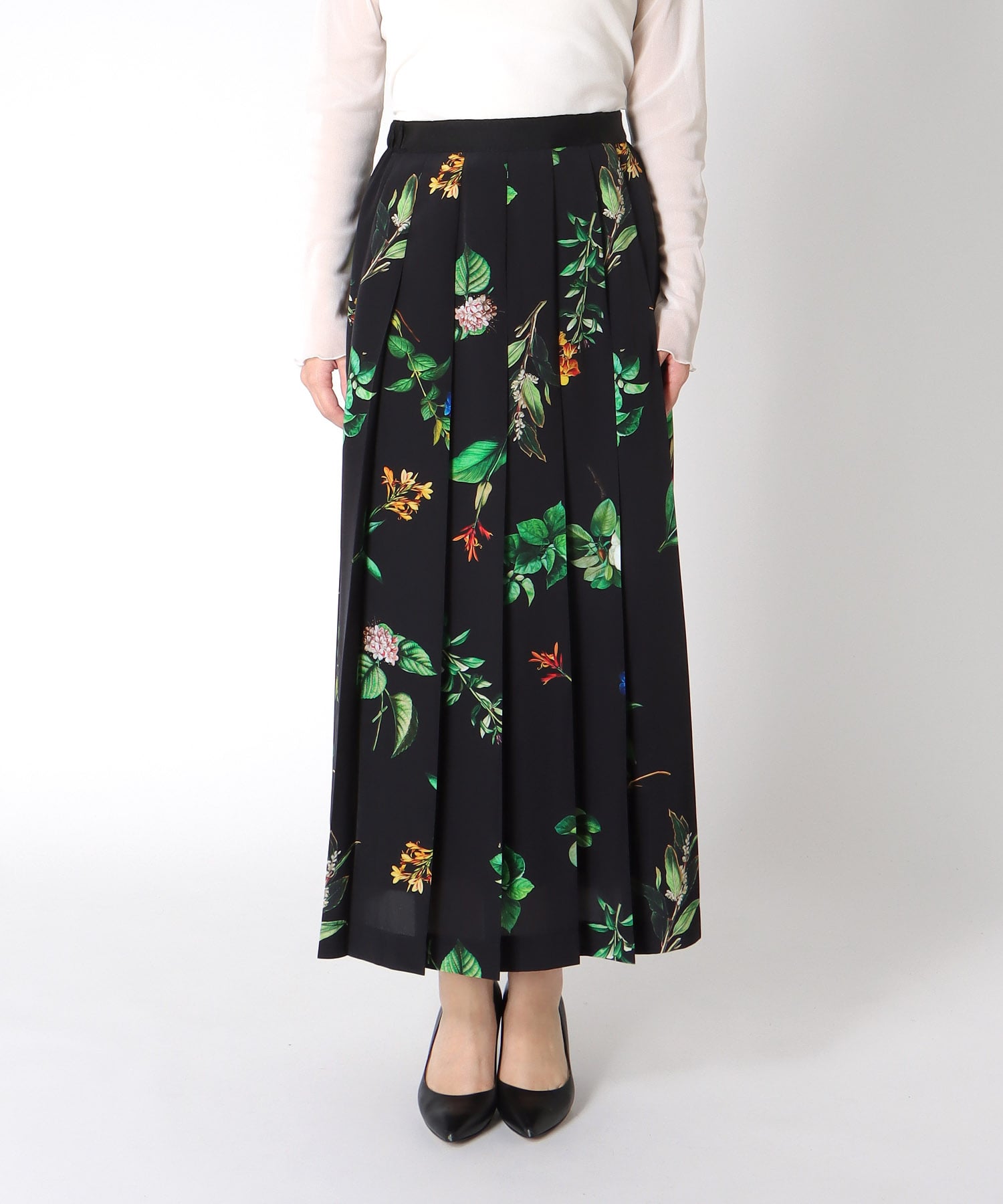 ボタニカルプリントプリーツスカート