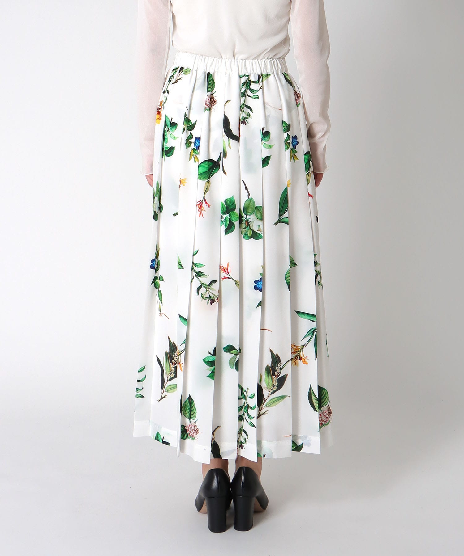ボタニカルプリントプリーツスカート