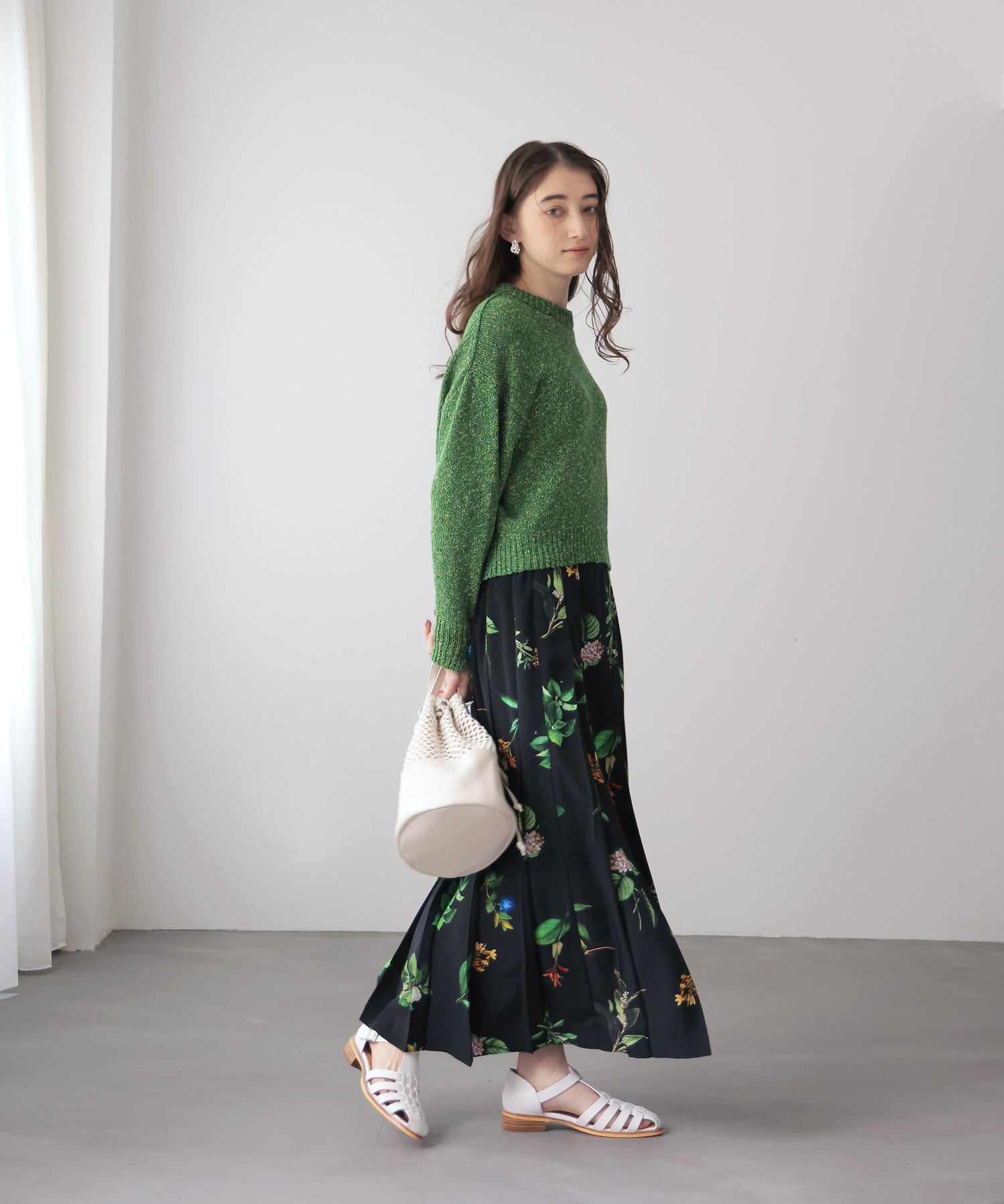 ボタニカルプリントプリーツスカート