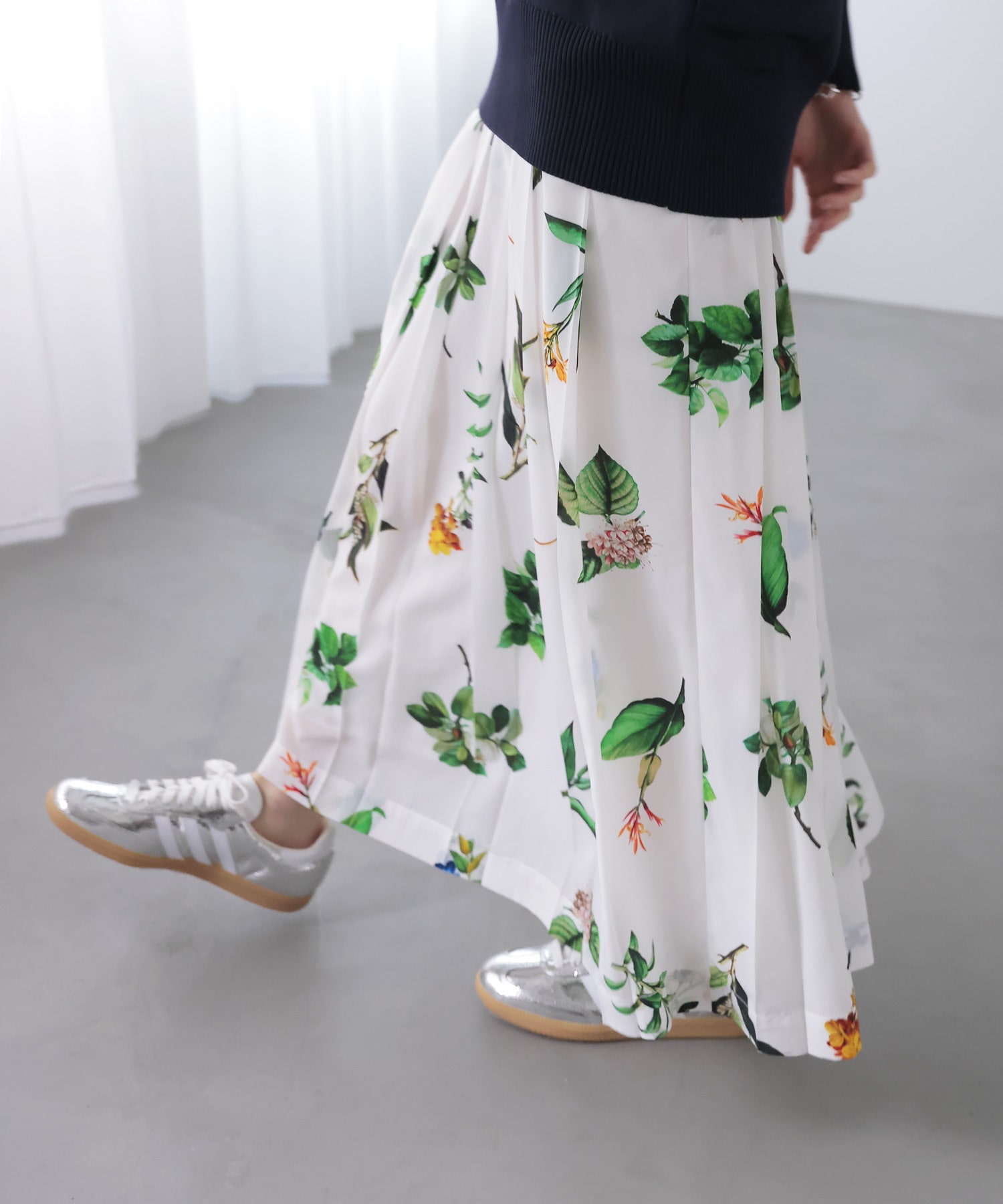 ボタニカルプリントプリーツスカート