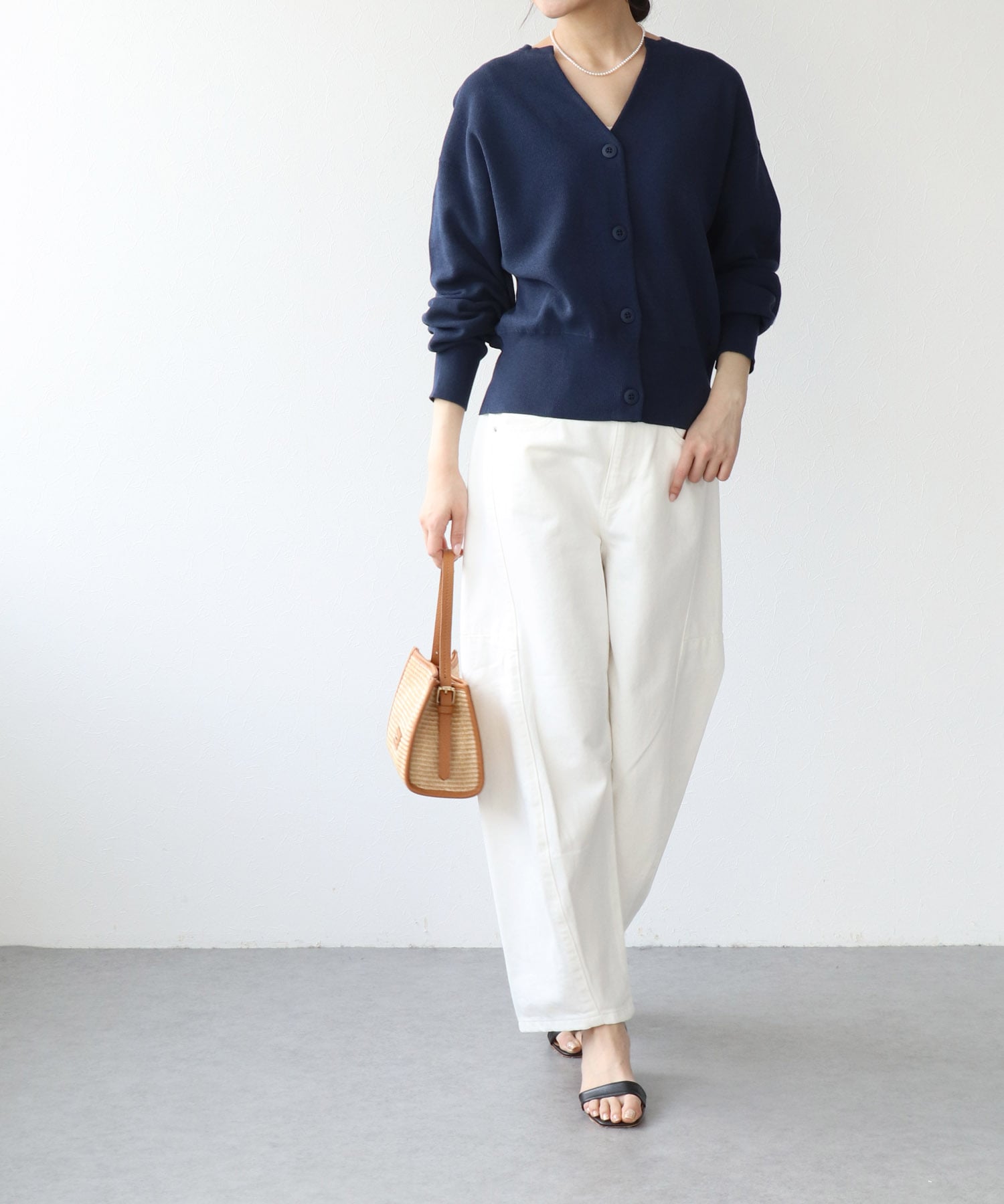 カーブデニムパンツ