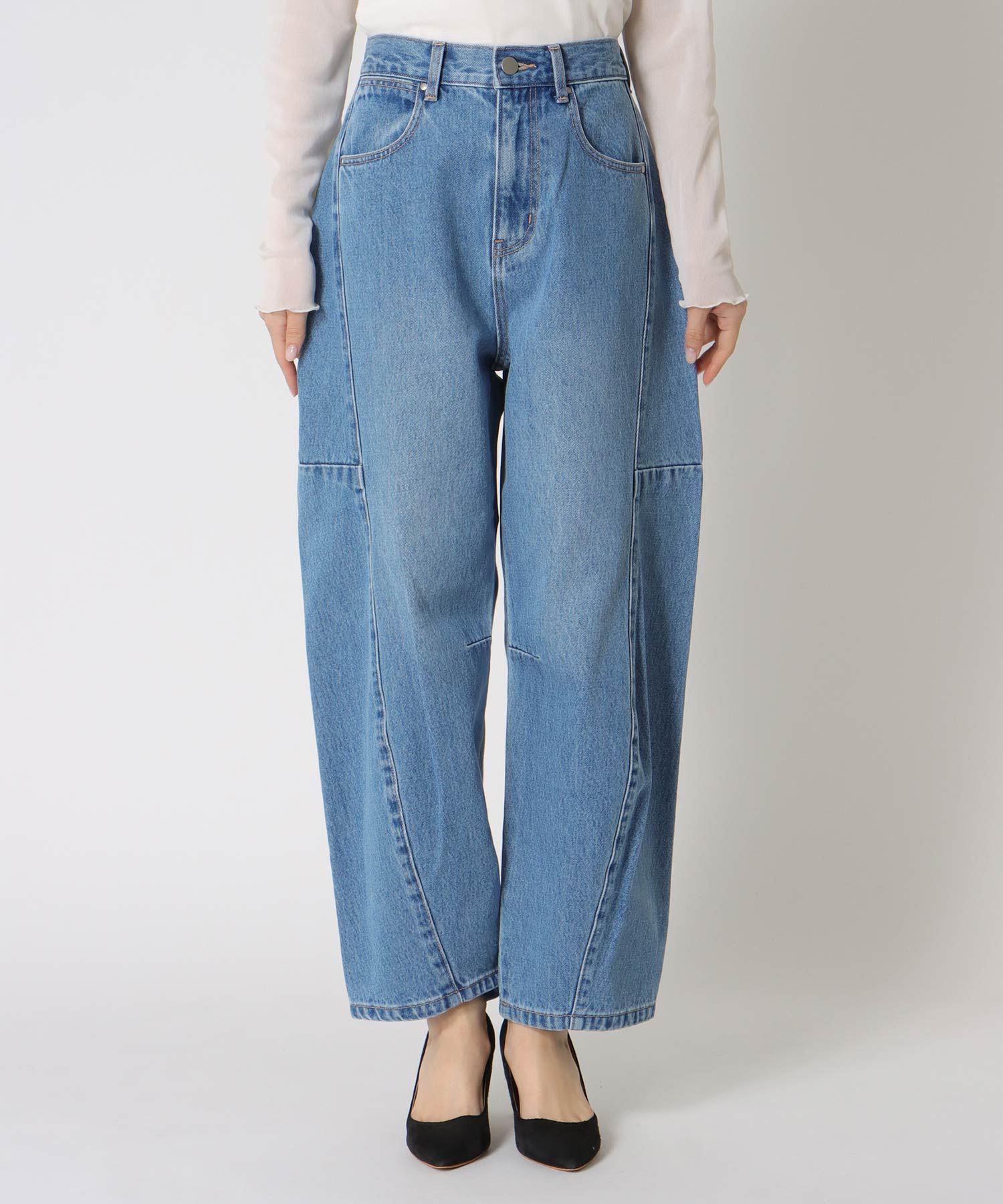 カーブデニムパンツ