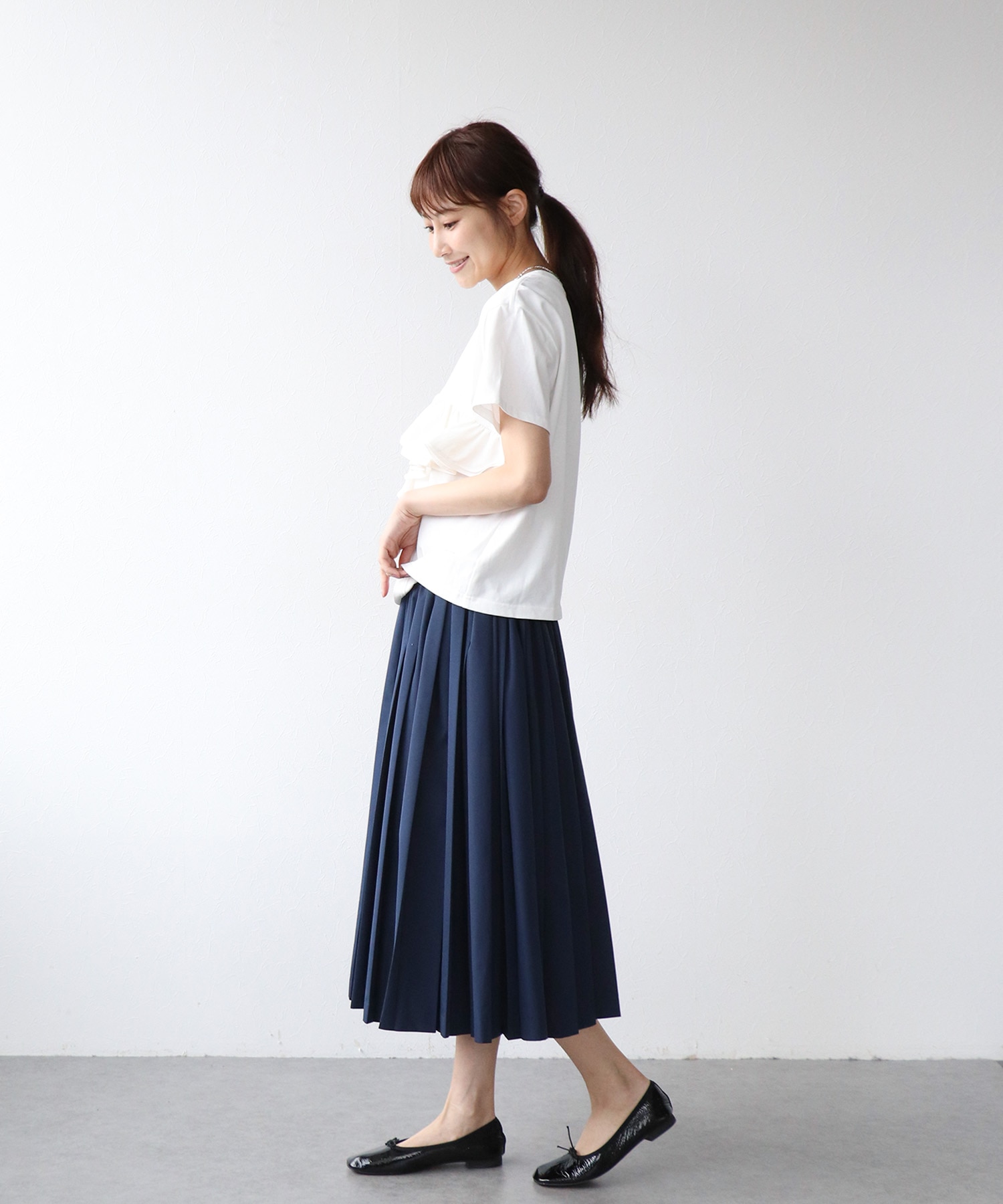 フリルデザインTシャツ