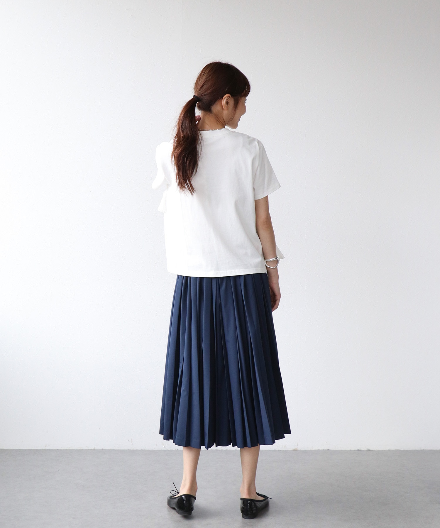 フリルデザインTシャツ