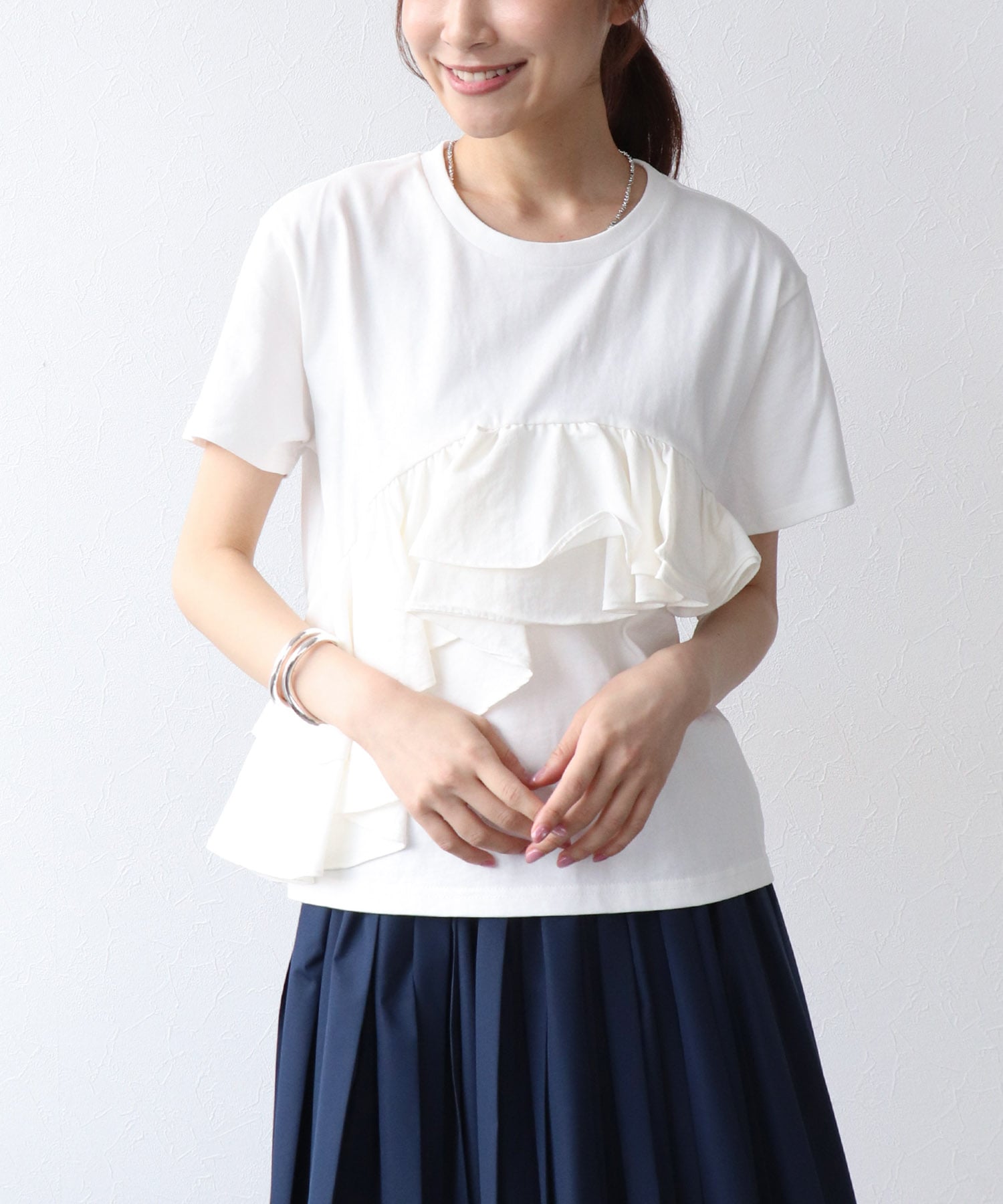 フリルデザインTシャツ