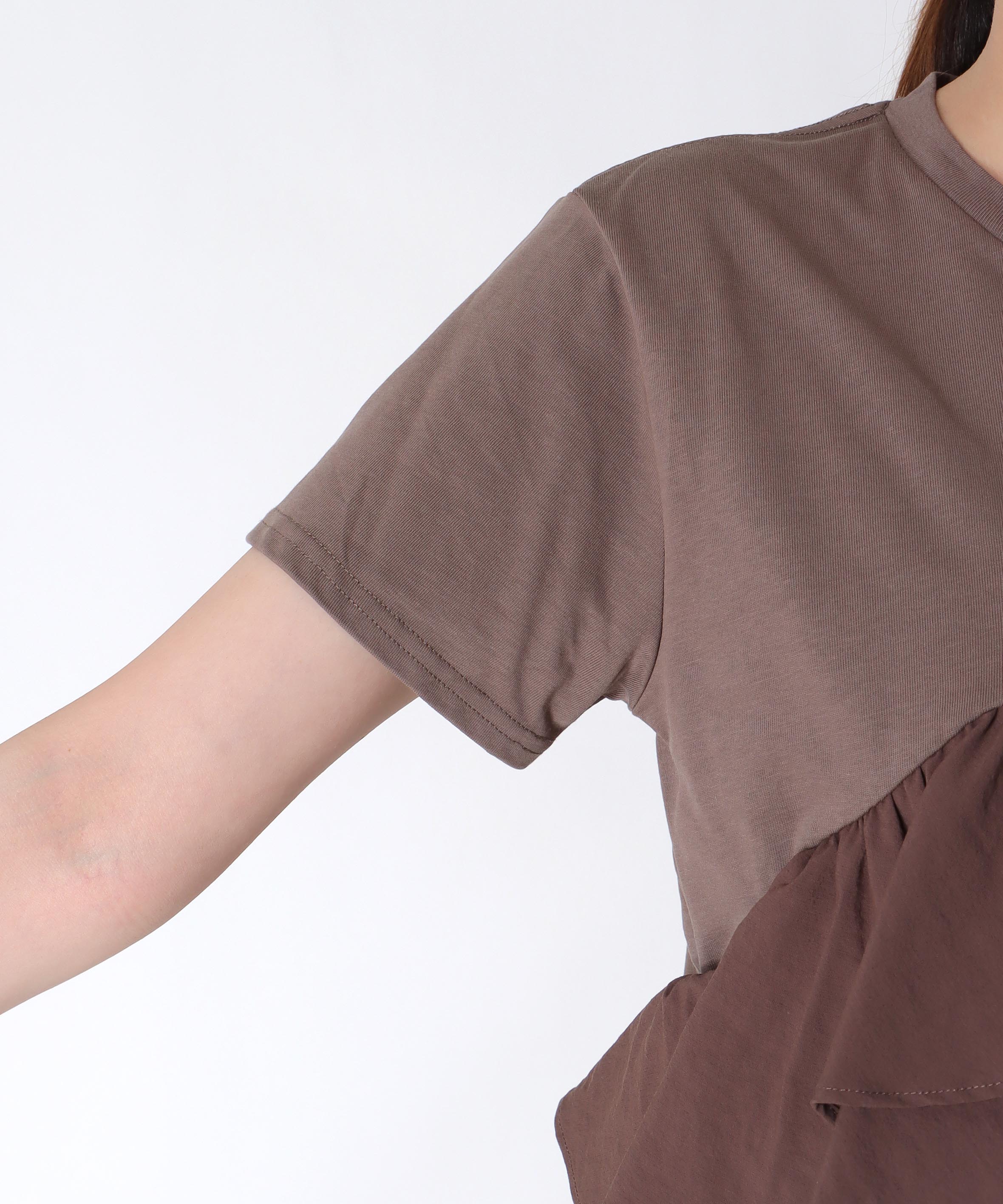 フリルデザインTシャツ