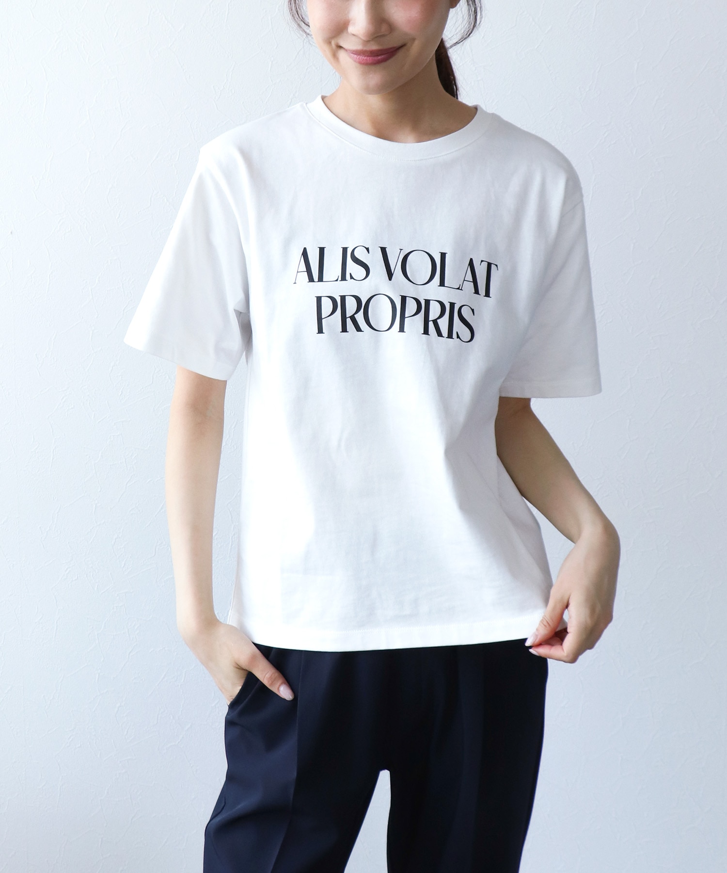 ロゴプリントTシャツ