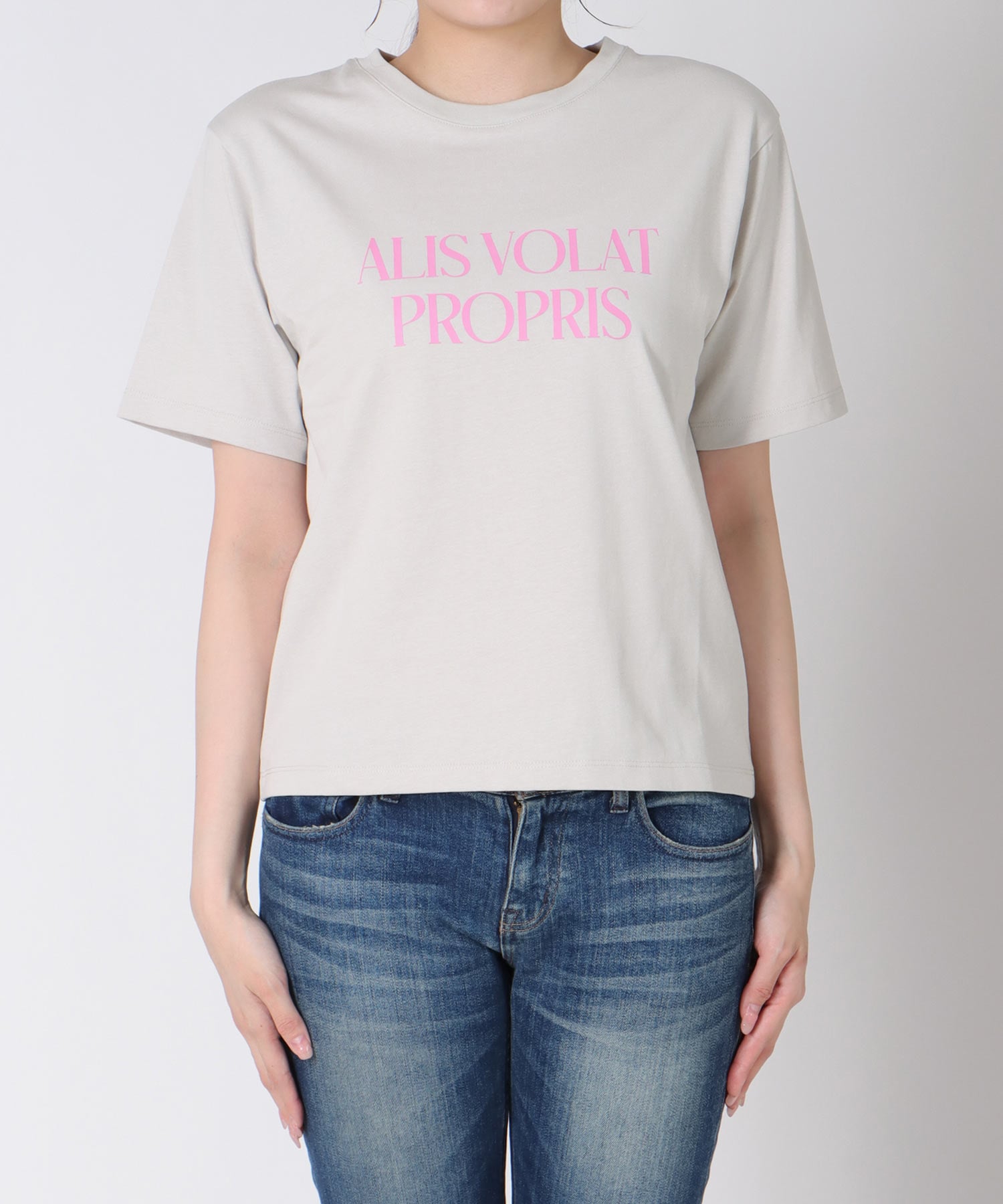 ロゴプリントTシャツ