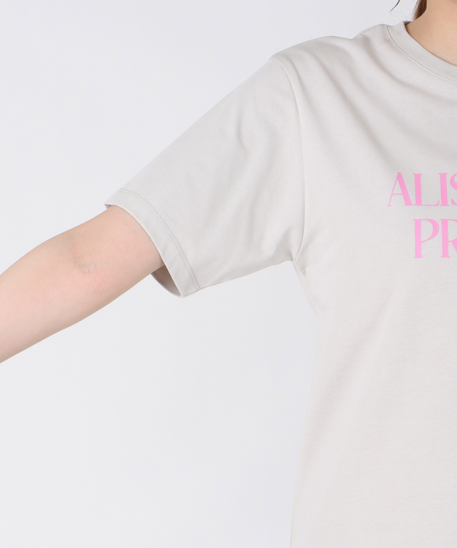 ロゴプリントTシャツ
