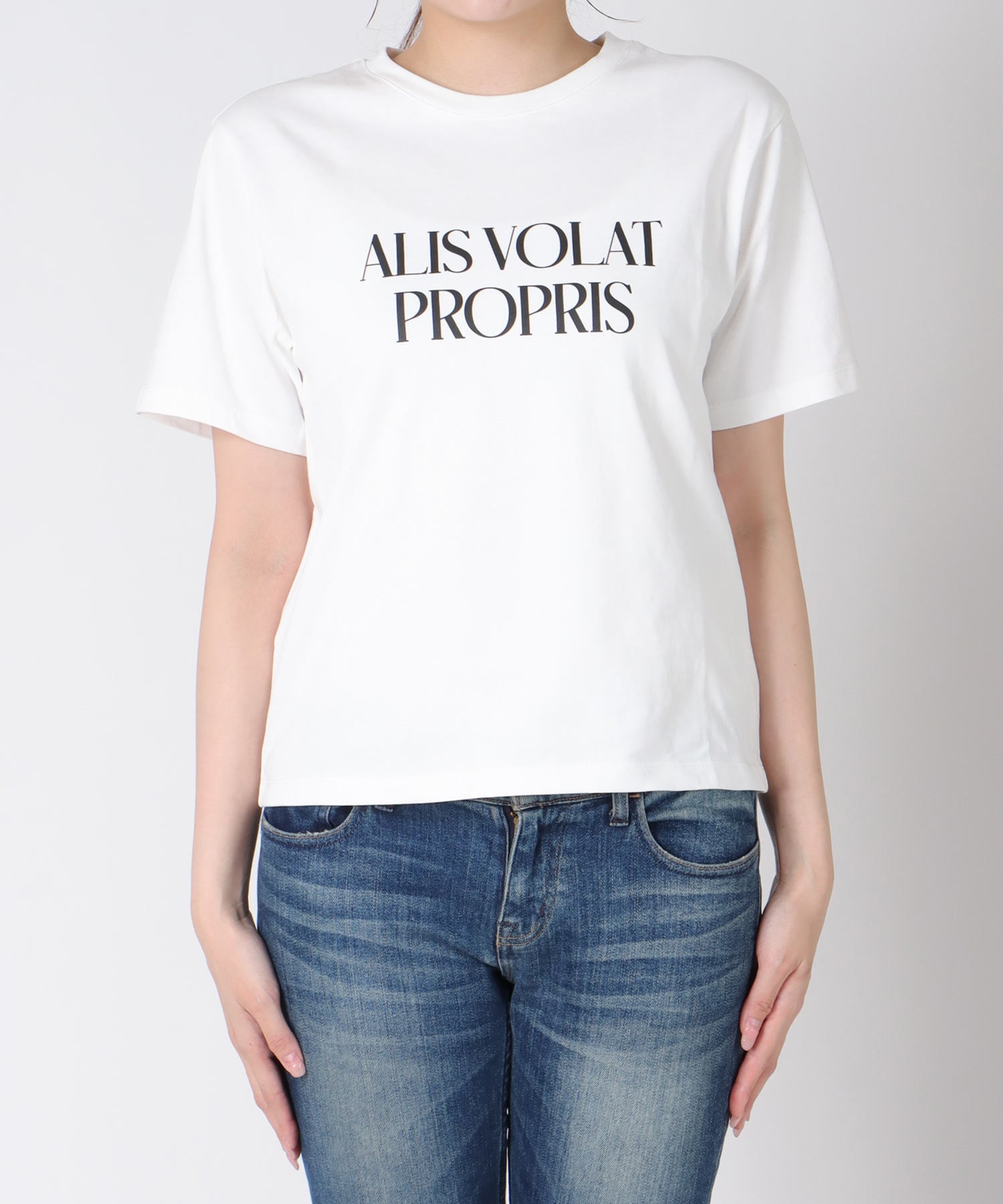 ロゴプリントTシャツ