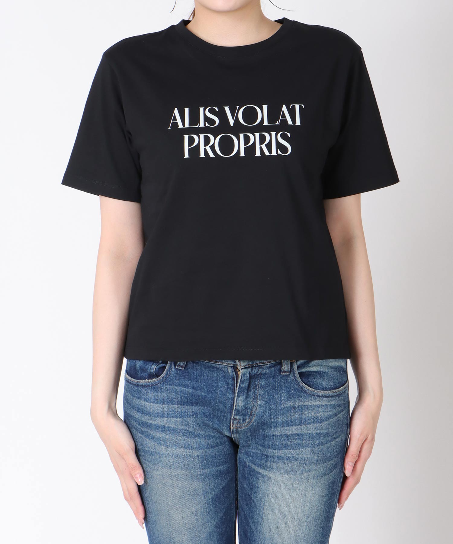ロゴプリントTシャツ