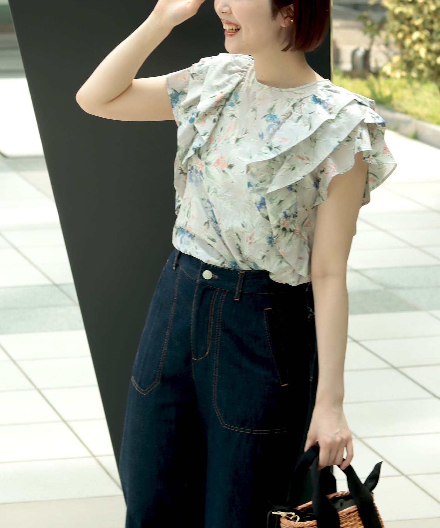 フリルノースリブラウス | AND ON JIONE STORE（アンドオン）ジオン 