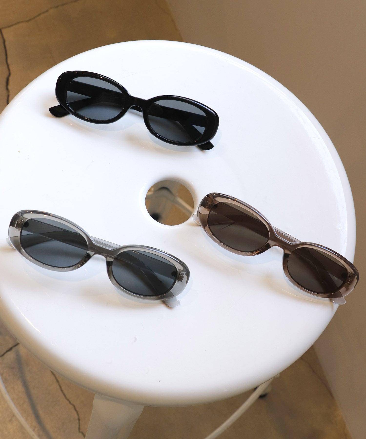 オーバルサングラス《紫外線透過率1%未満》