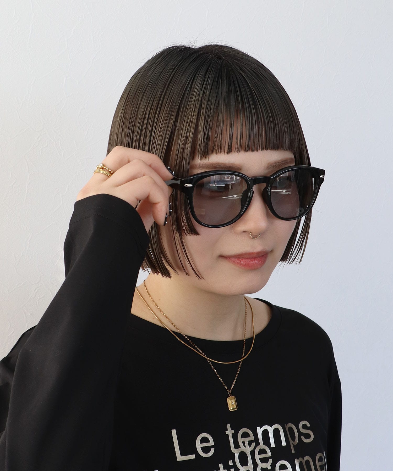 ボストンシェイプ調光サングラス《紫外線透過率1%未満》