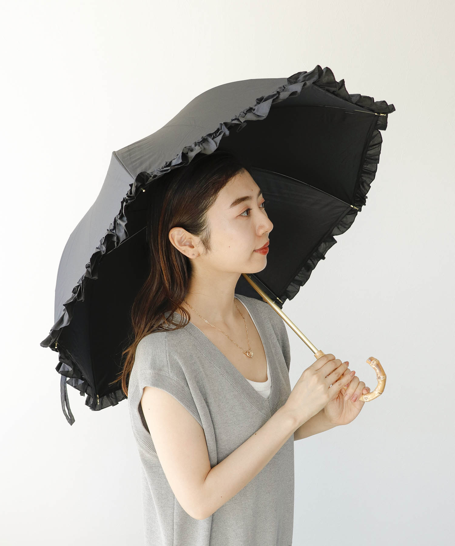 【pink trick / ピンクトリック】【長傘】フリル完全遮光長傘（晴雨兼用）