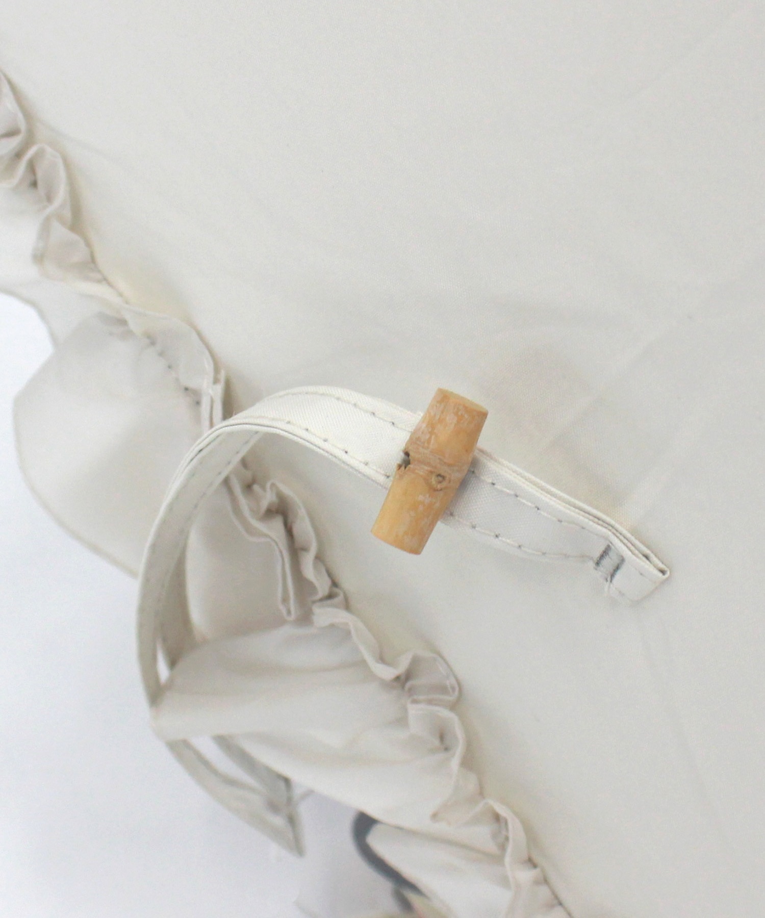 【pink trick / ピンクトリック】【長傘】フリル完全遮光長傘（晴雨兼用）