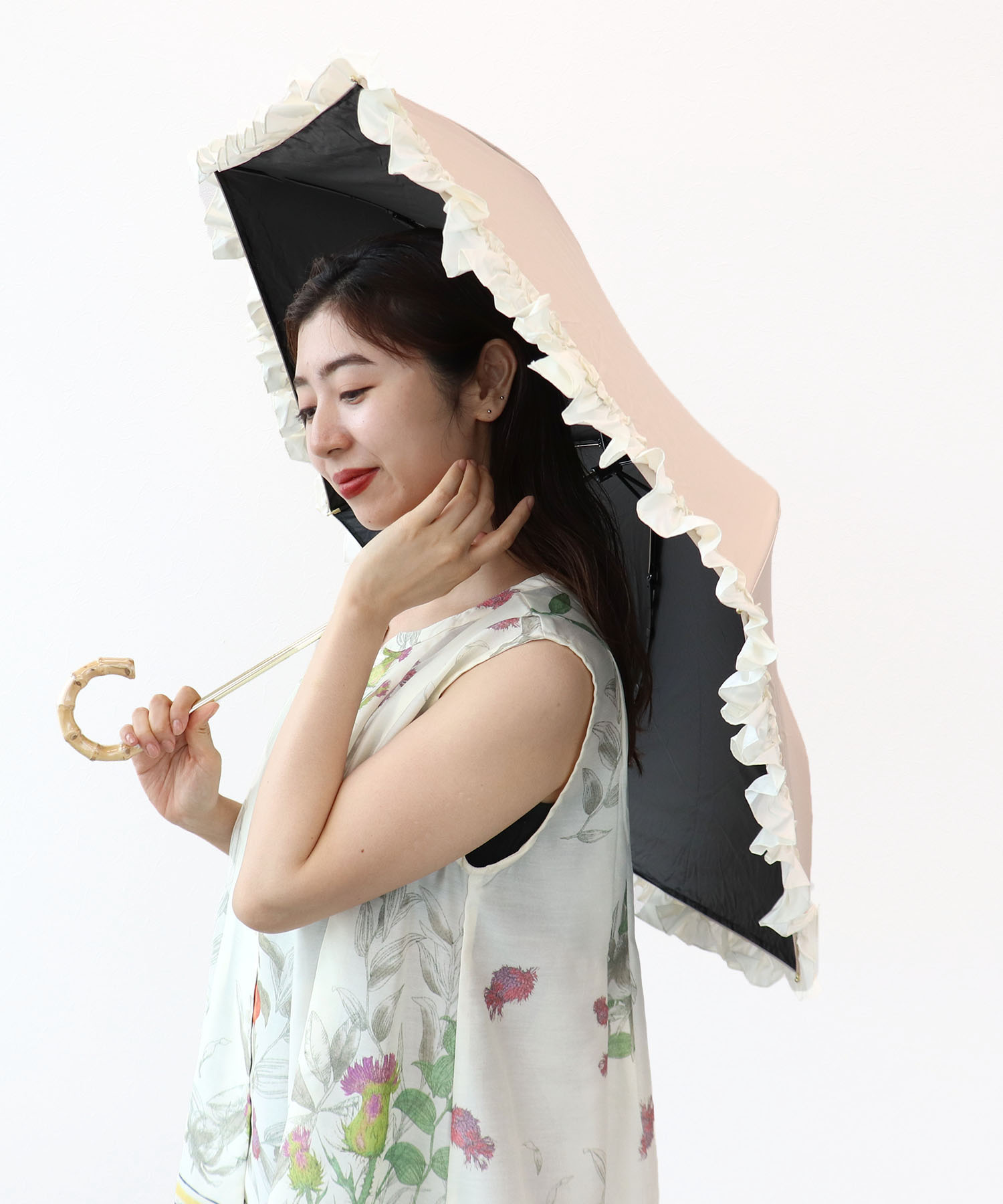 【pink trick / ピンクトリック】フリル完全遮光折傘（晴雨兼用）