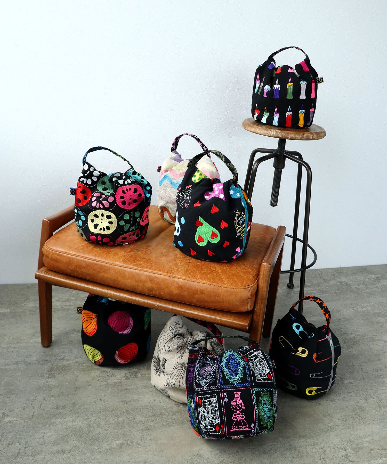 《期間限定WEB予約》ULOCO 刺繍キンチャックバッグ2026