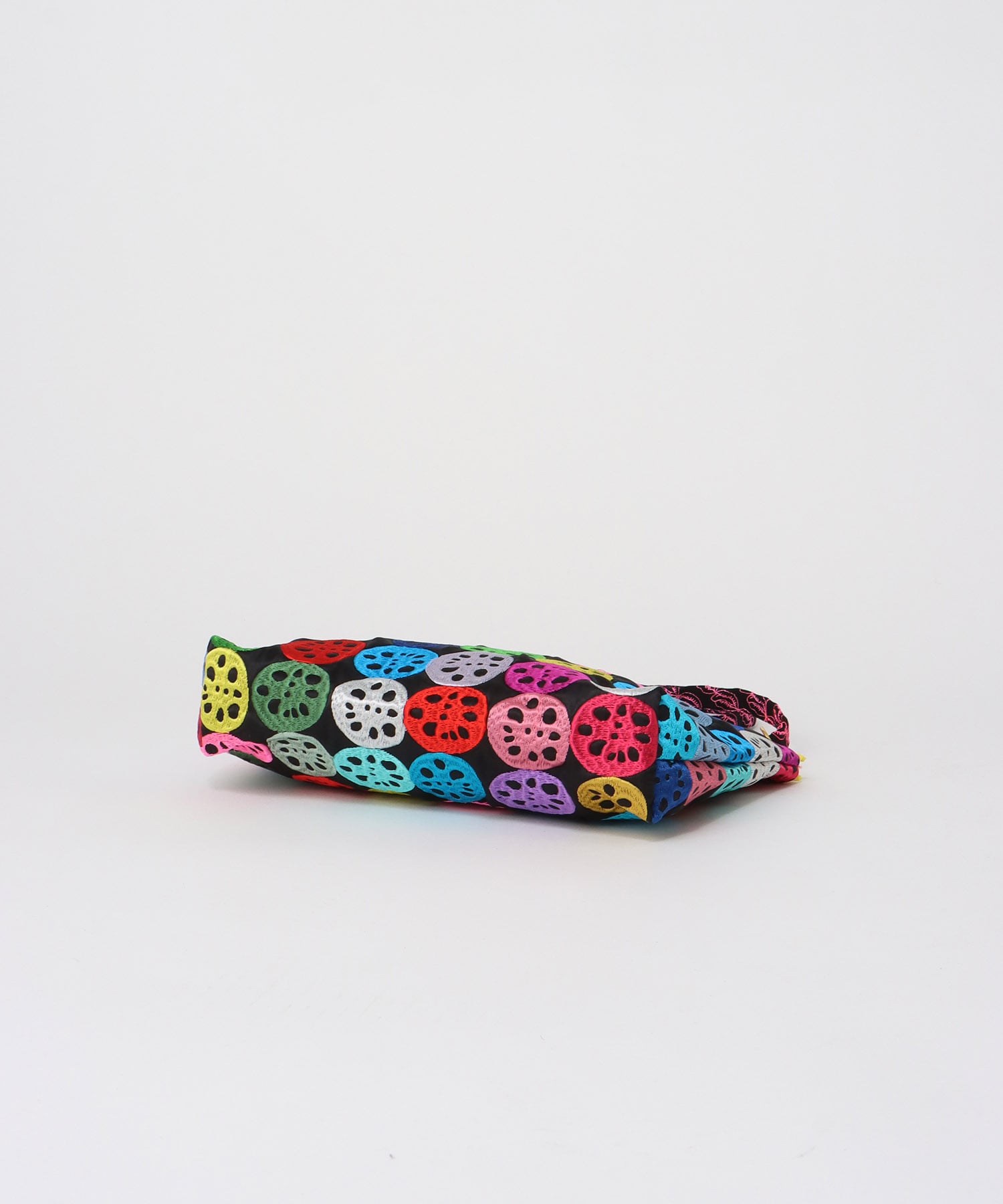 《期間限定WEB予約》ULOCO 刺繍ショルダーバッグ2026