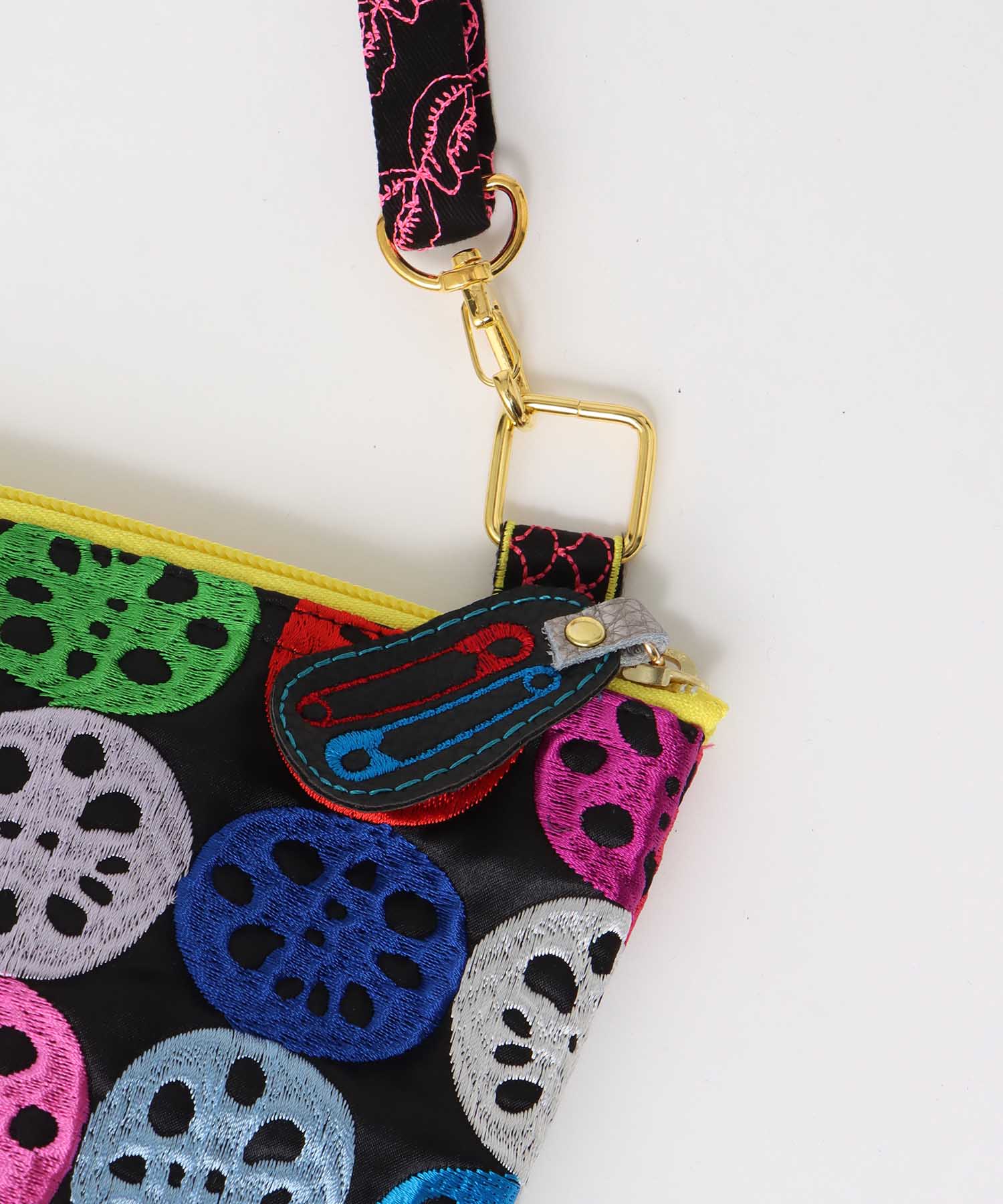 《期間限定WEB予約》ULOCO 刺繍ショルダーバッグ2026