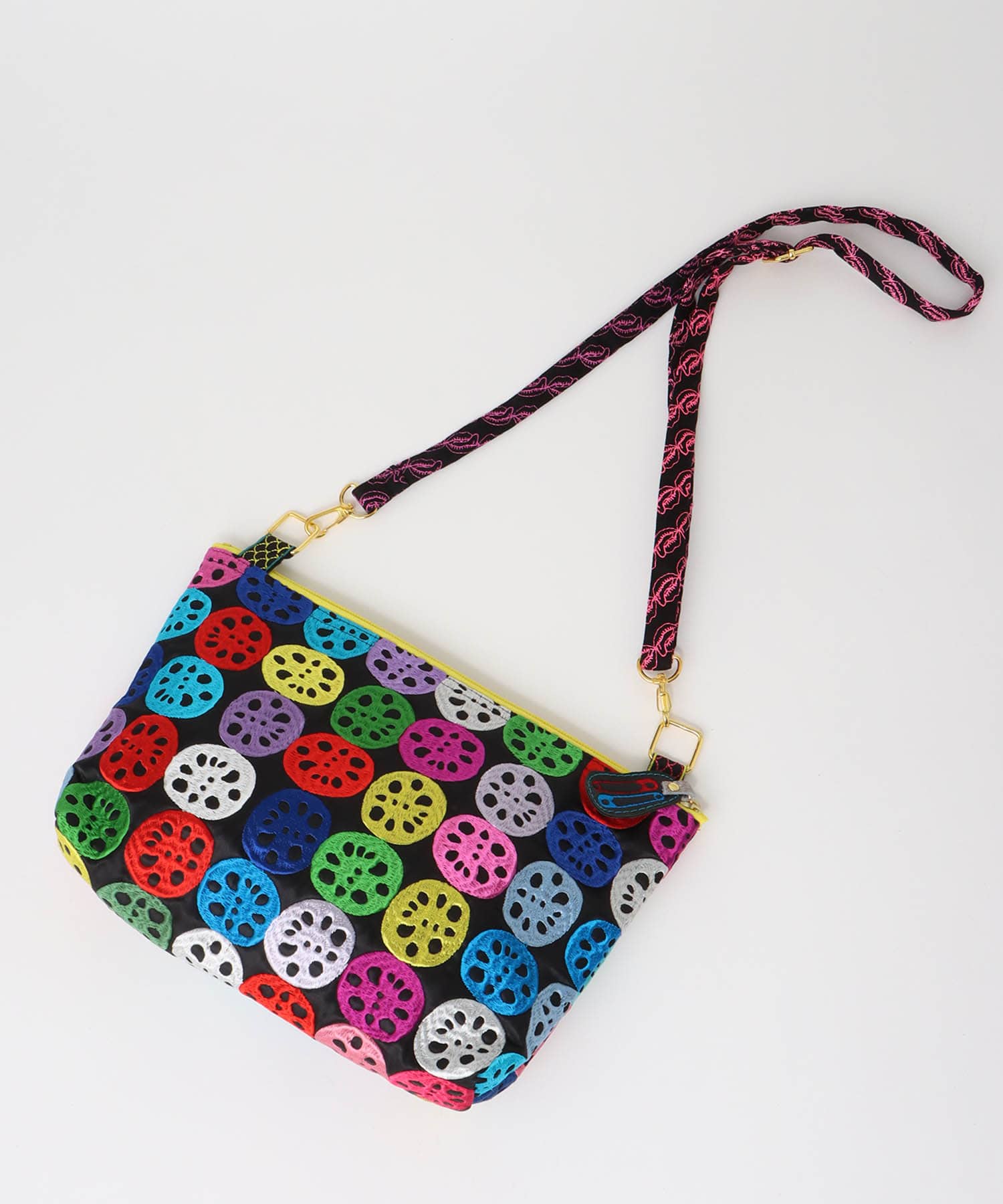 《期間限定WEB予約》ULOCO 刺繍ショルダーバッグ2026