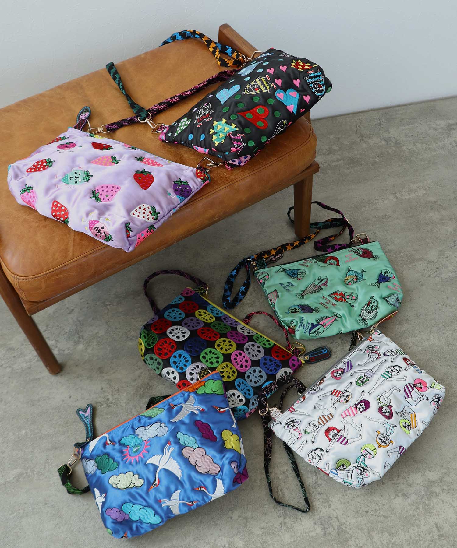 《期間限定WEB予約》ULOCO 刺繍ショルダーバッグ2026