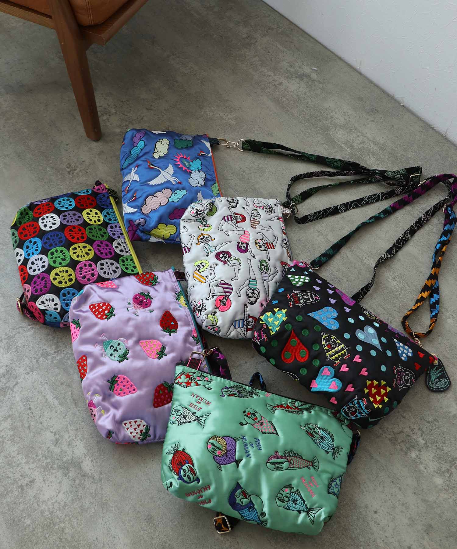 《期間限定WEB予約》ULOCO 刺繍ショルダーバッグ2026