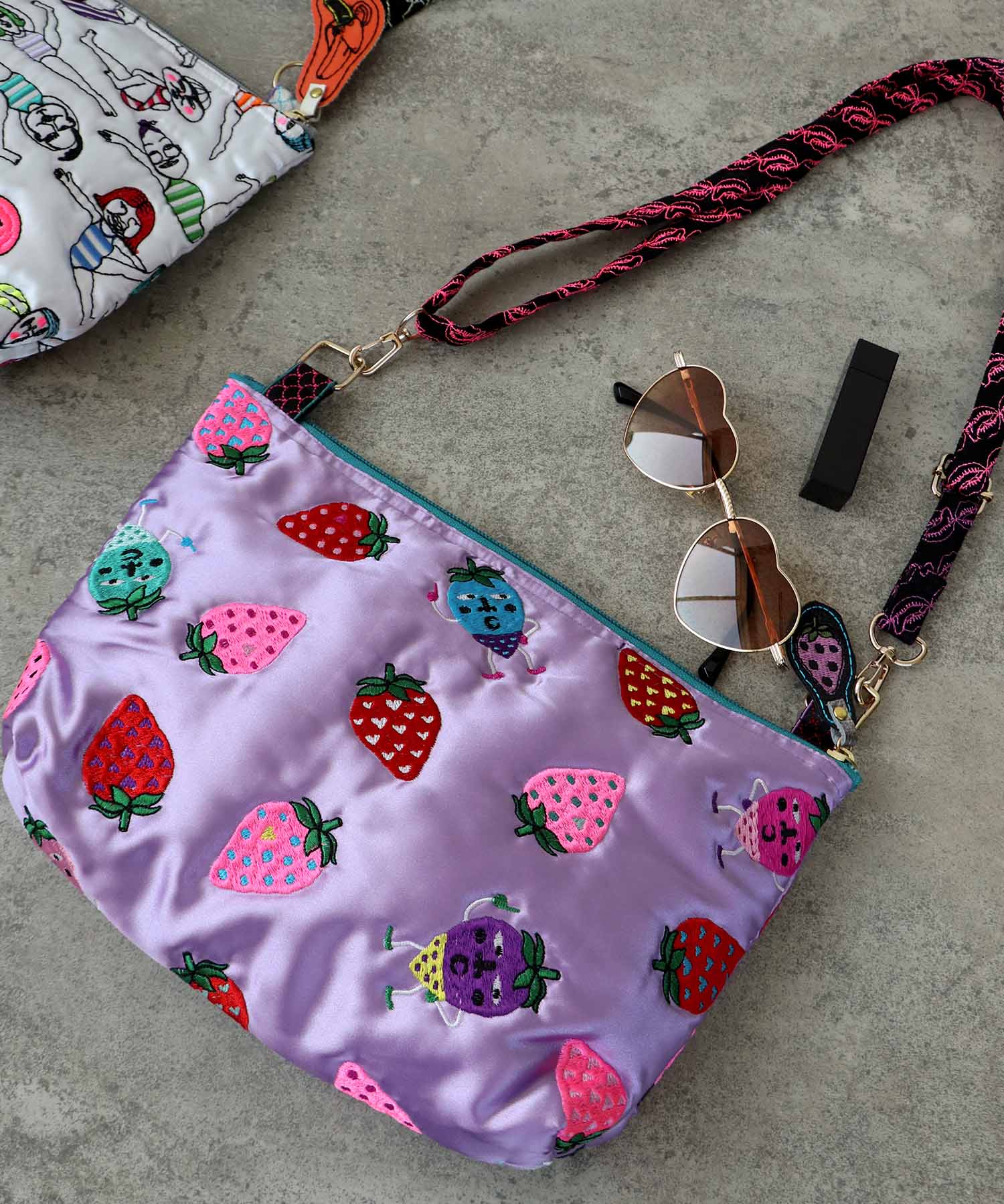 《期間限定WEB予約》ULOCO 刺繍ショルダーバッグ2026