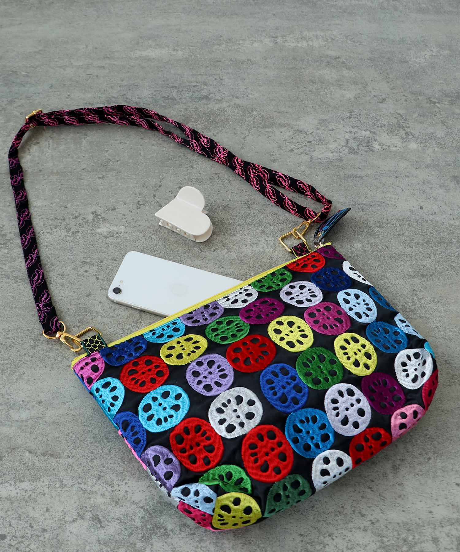 《期間限定WEB予約》ULOCO 刺繍ショルダーバッグ2026