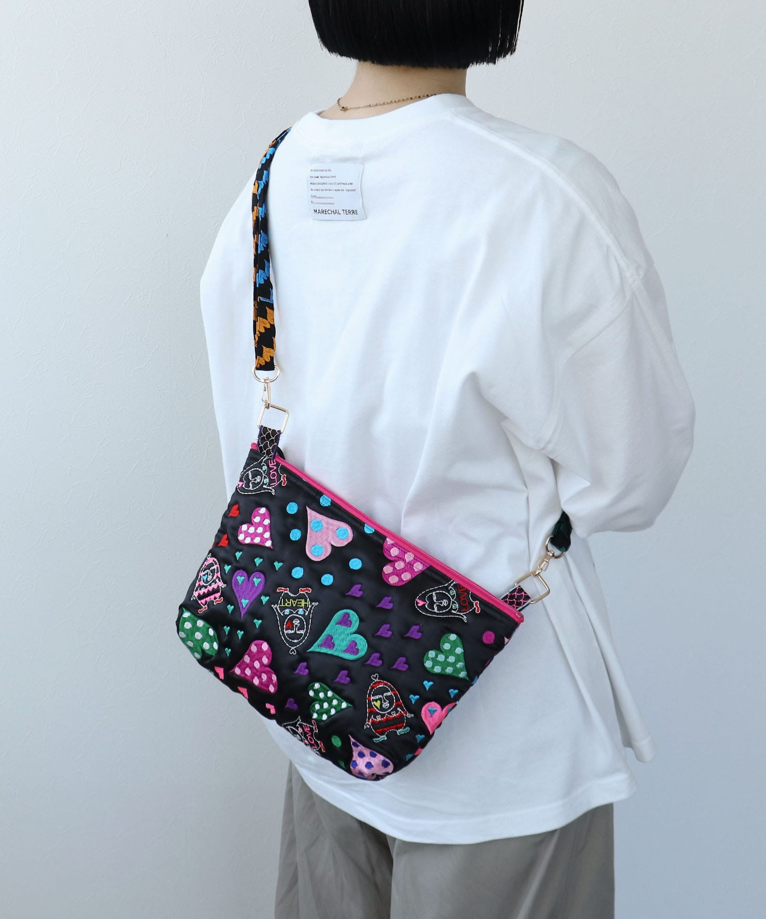 《期間限定WEB予約》ULOCO 刺繍ショルダーバッグ2026