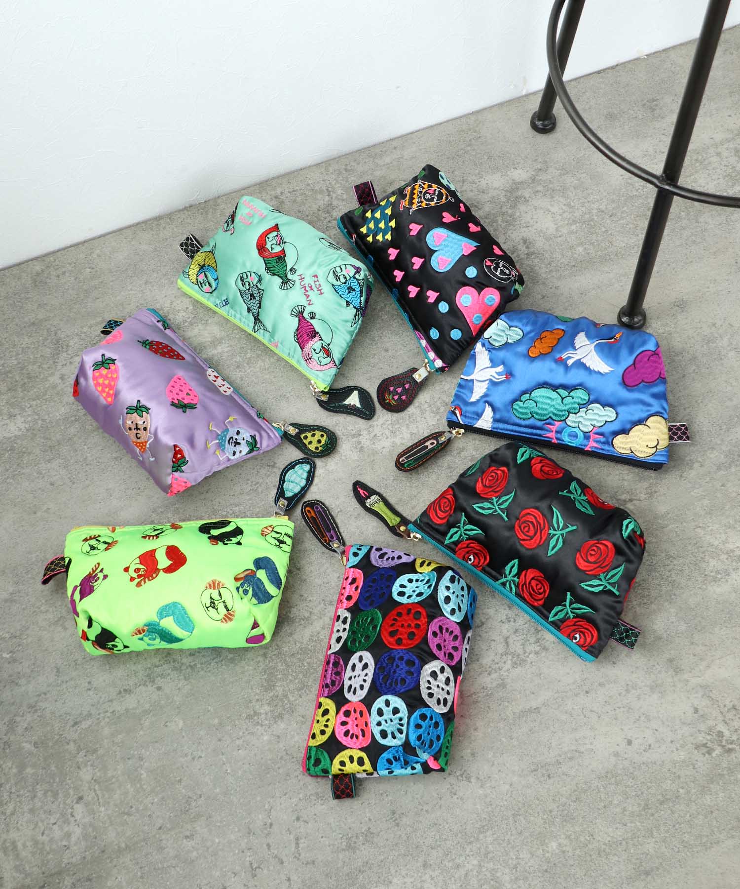 《期間限定WEB予約》ULOCO刺繍ポーチ2026