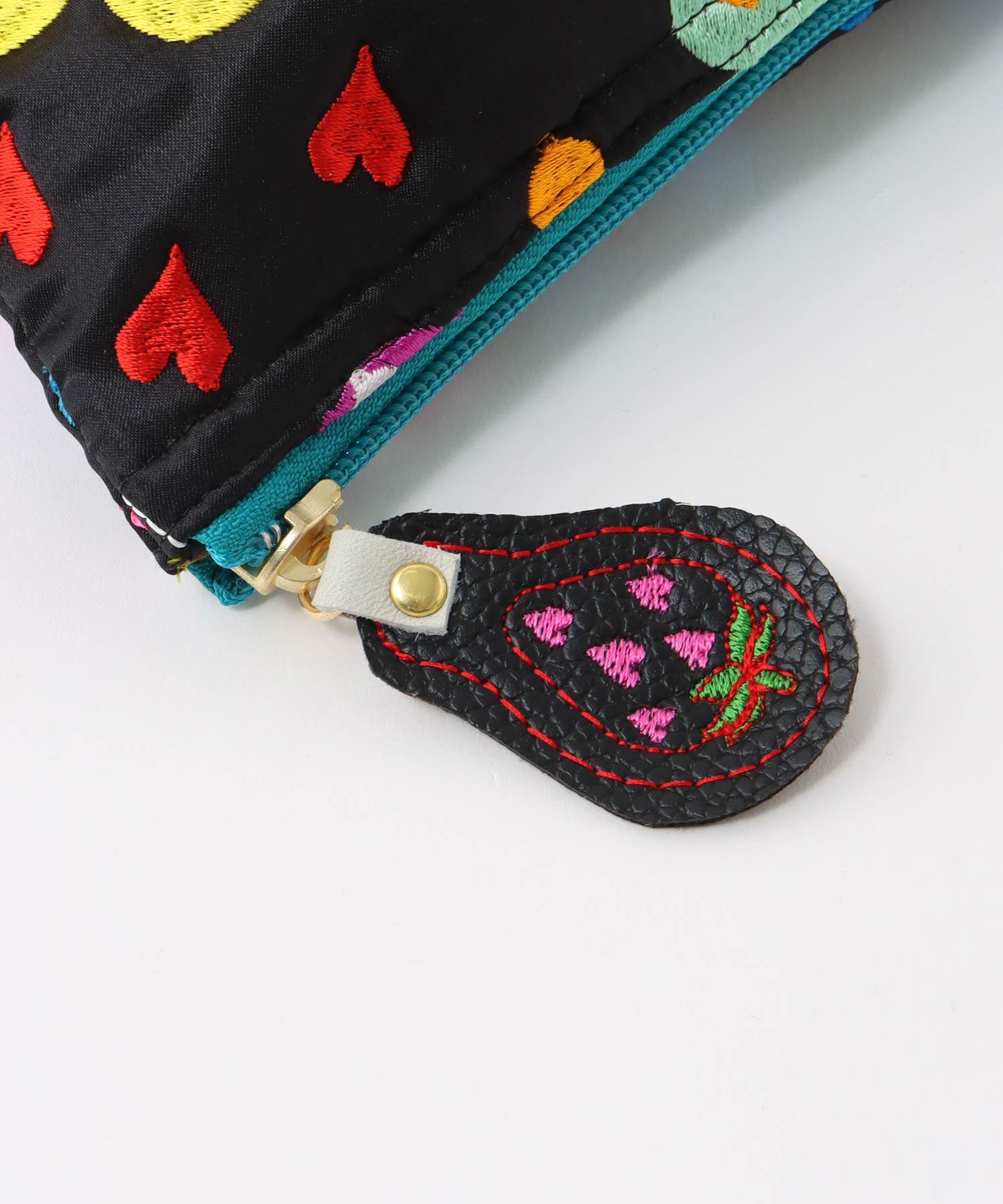 《期間限定WEB予約》ULOCO刺繍ポーチ2026